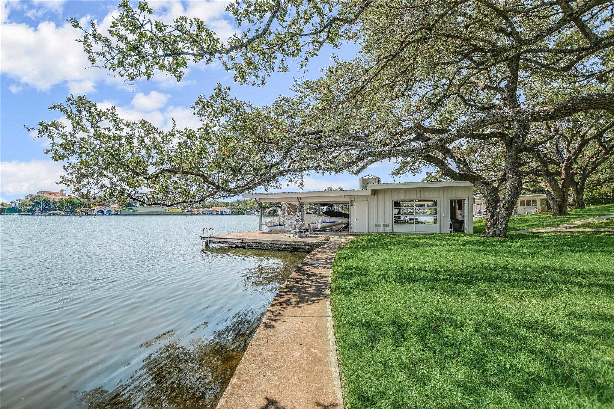 Horseshoe Bay, Texas, 78657, United States, 4 Bedrooms Bedrooms, ,4 BathroomsBathrooms,Residential,Active,1942381