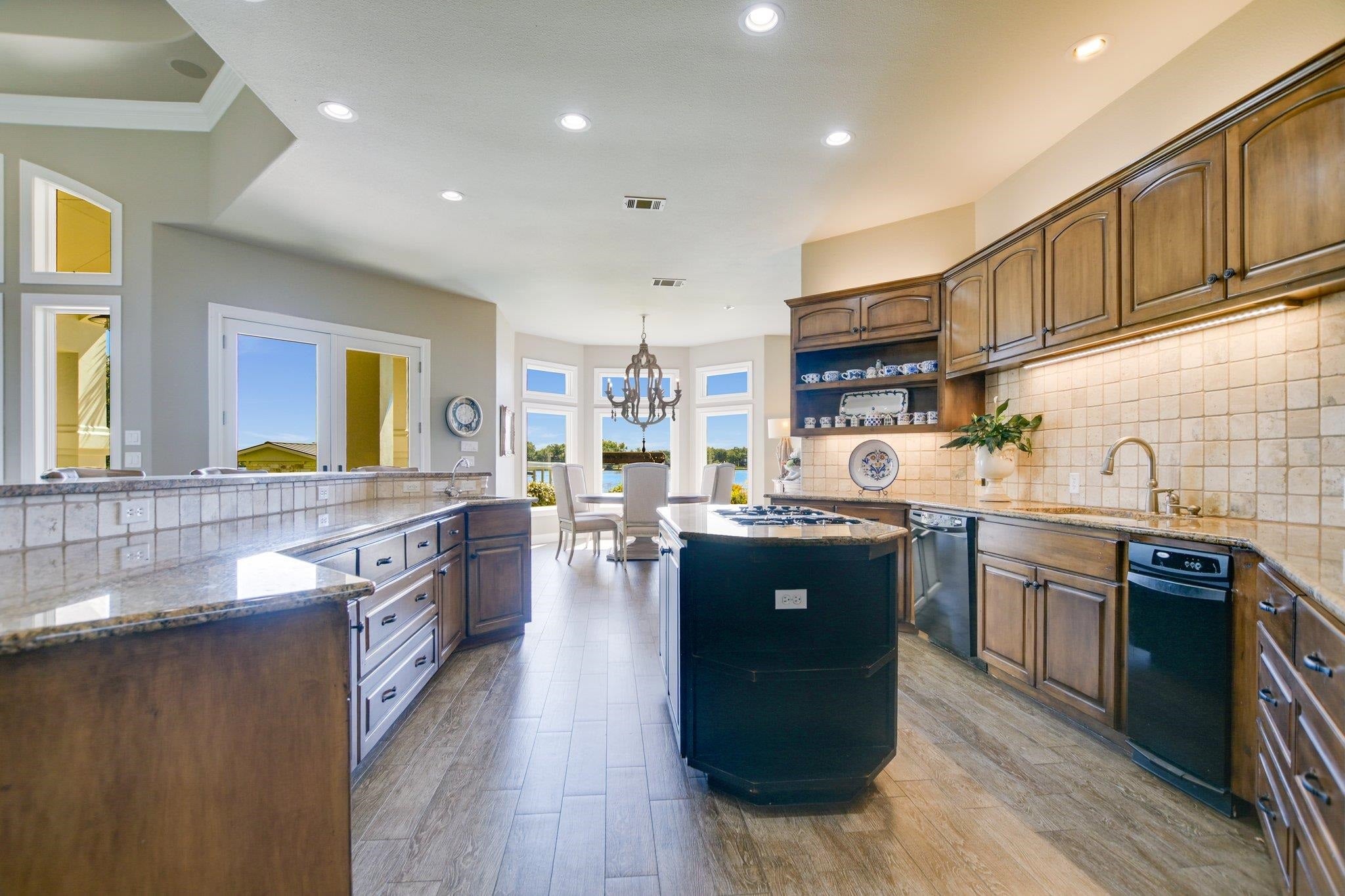 Horseshoe Bay, Texas, 78657, United States, 3 Bedrooms Bedrooms, ,4 BathroomsBathrooms,Residential,Active,1963421