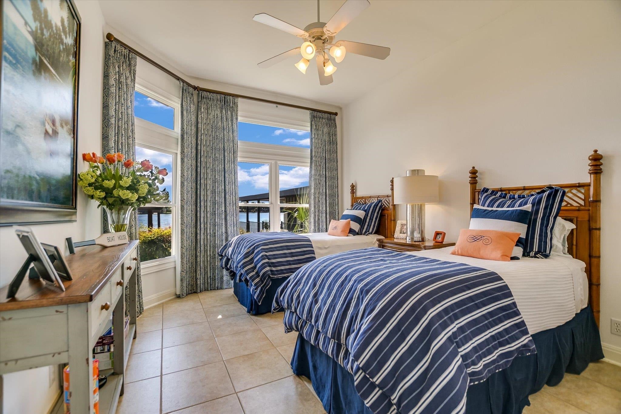 Horseshoe Bay, Texas, 78657, United States, 3 Bedrooms Bedrooms, ,4 BathroomsBathrooms,Residential,Active,1963421