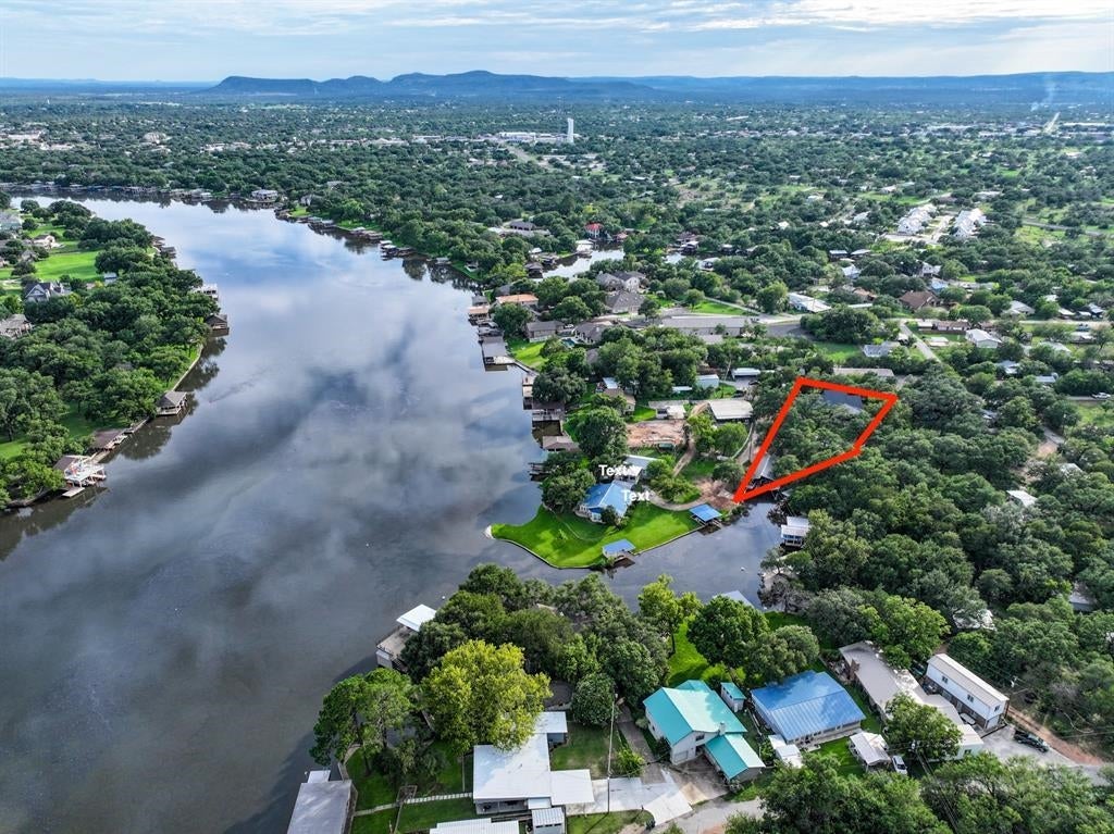 Kingsland, Texas, 78639, United States, 5 Bedrooms Bedrooms, ,4 BathroomsBathrooms,Residential,Active,2007322