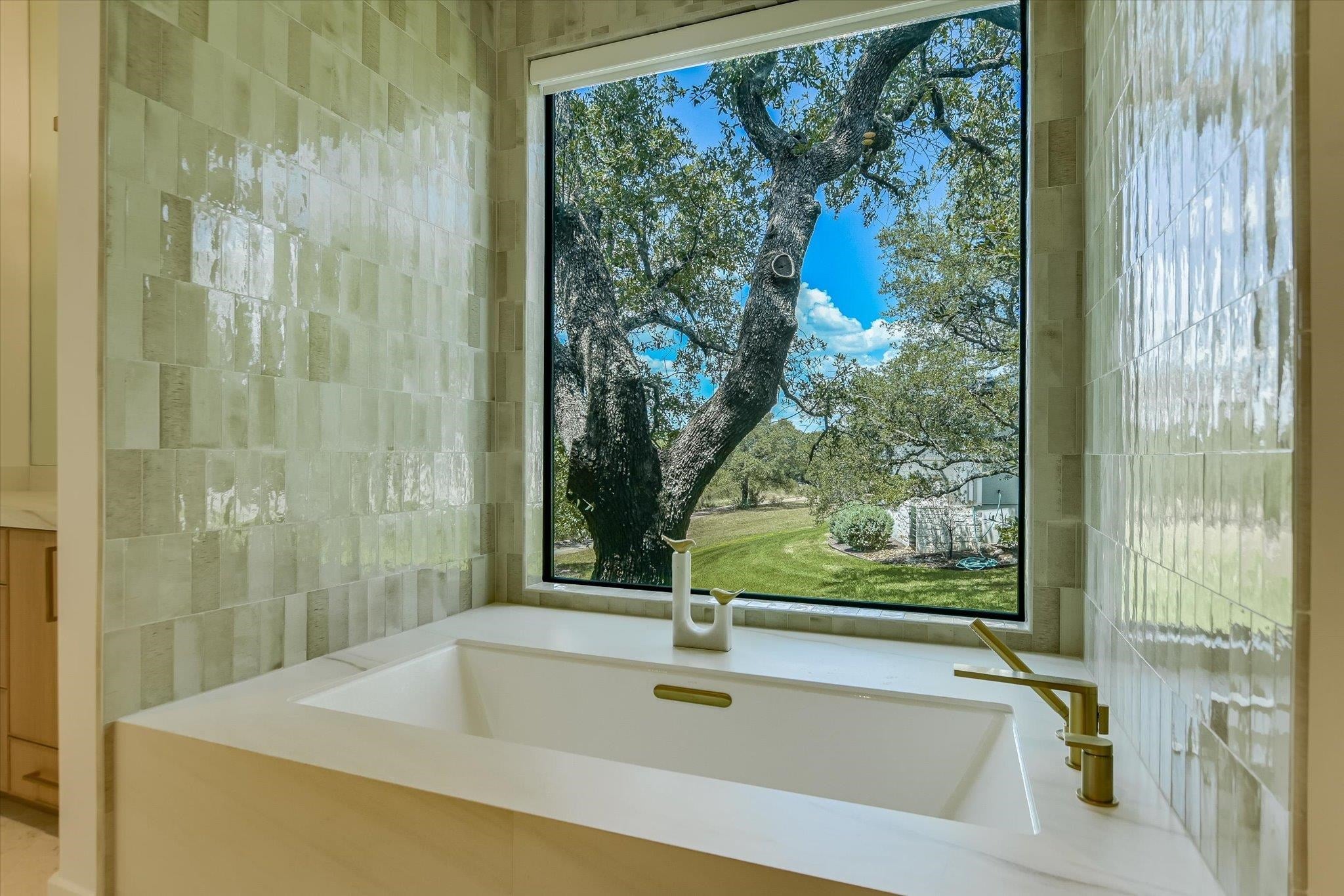 Horseshoe Bay, Texas, 78657, United States, 4 Bedrooms Bedrooms, ,5 BathroomsBathrooms,Residential,Active,1914578