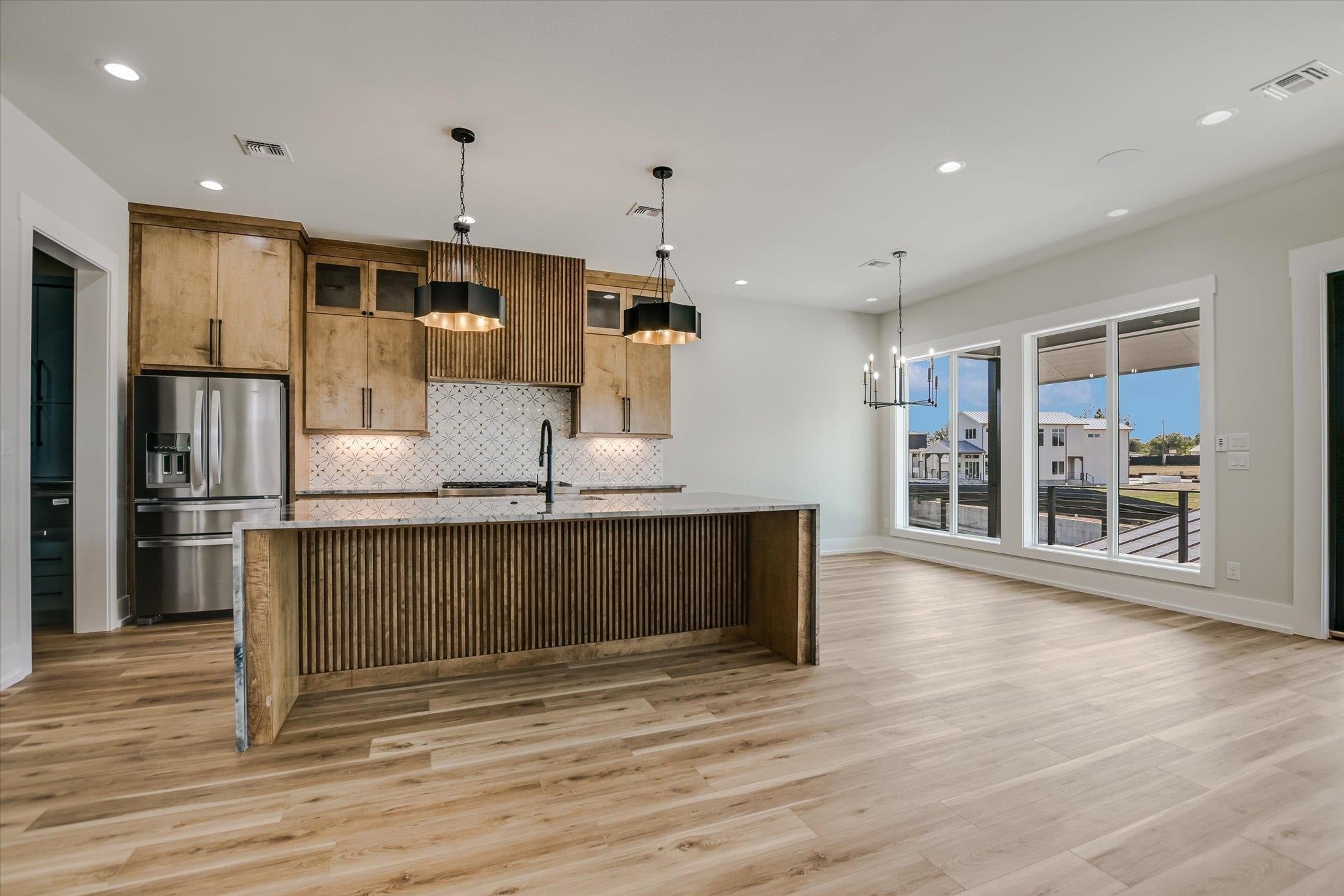 Kingsland, Texas, 78639, United States, 5 Bedrooms Bedrooms, ,6 BathroomsBathrooms,Residential,Active,1880173