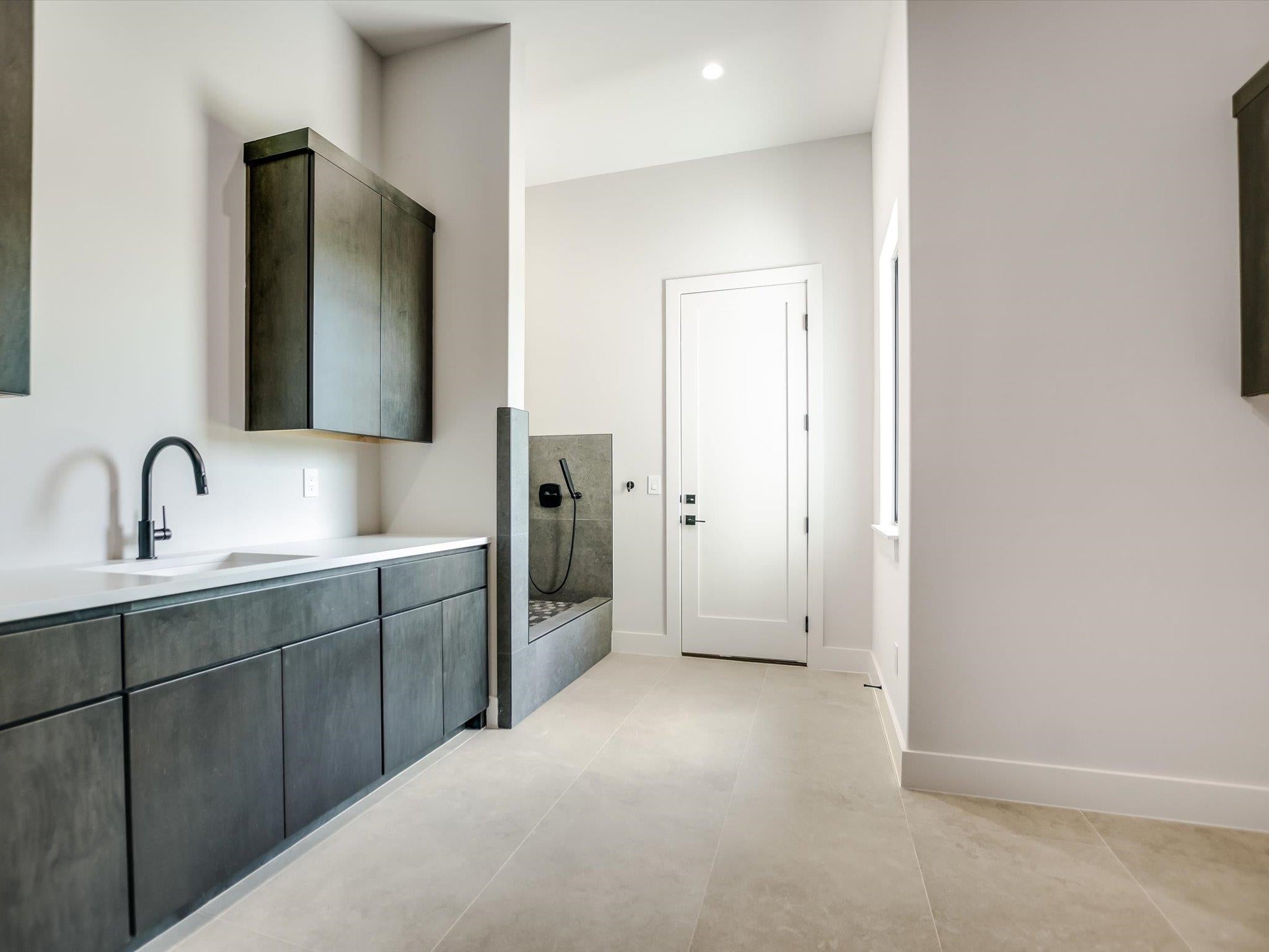 Horseshoe Bay, Texas, 78657, United States, 3 Bedrooms Bedrooms, ,5 BathroomsBathrooms,Residential,Active,1951796