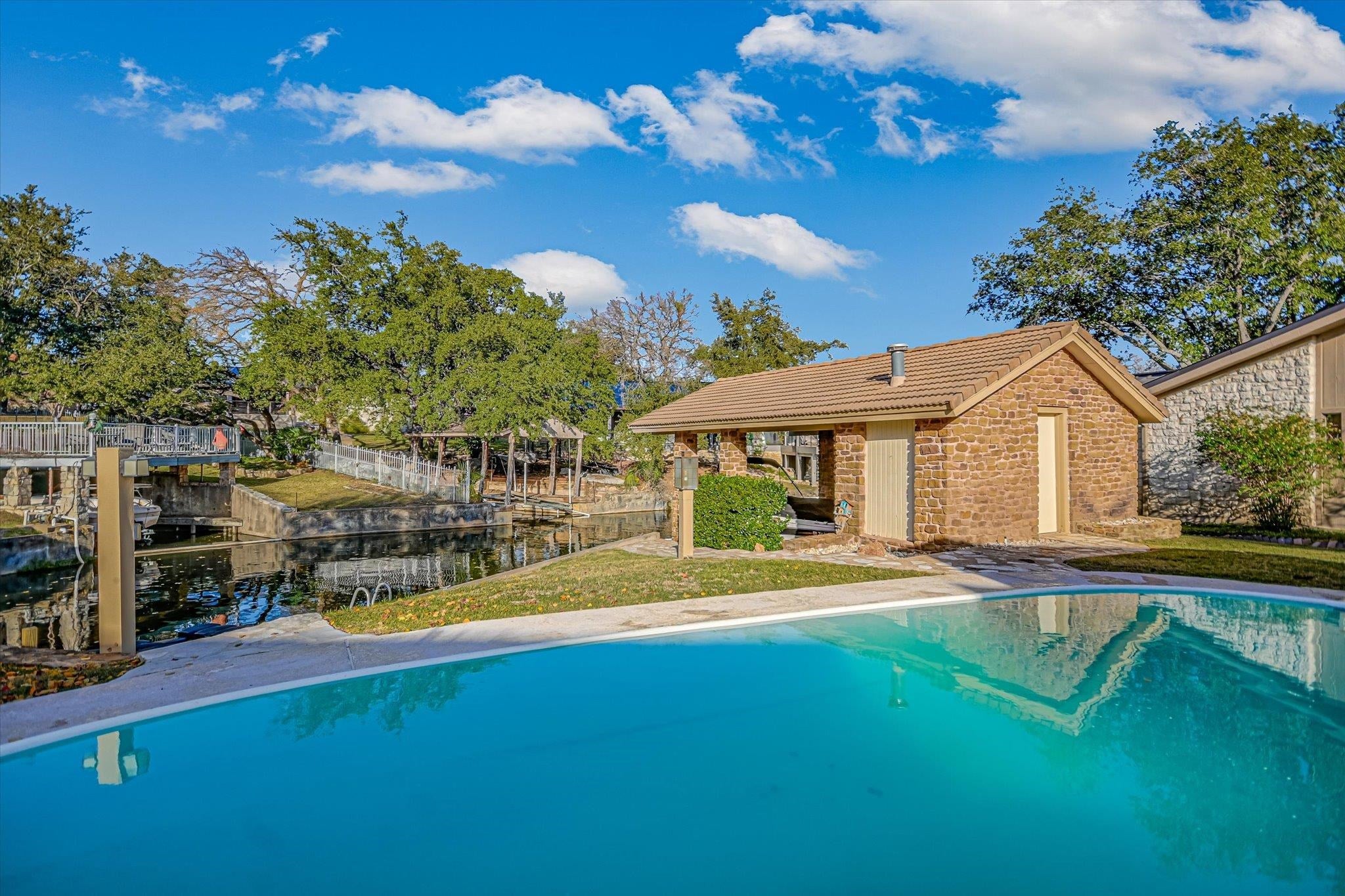 Horseshoe Bay, Texas, 78657, United States, 3 Bedrooms Bedrooms, ,3 BathroomsBathrooms,Residential,Active,2007218