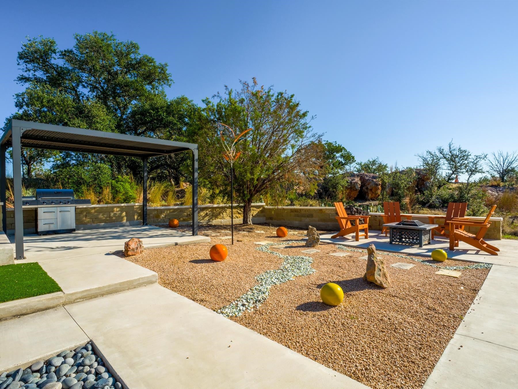 Burnet, Texas, 78611, United States, 2 Bedrooms Bedrooms, ,3 BathroomsBathrooms,Residential,Active,1989769