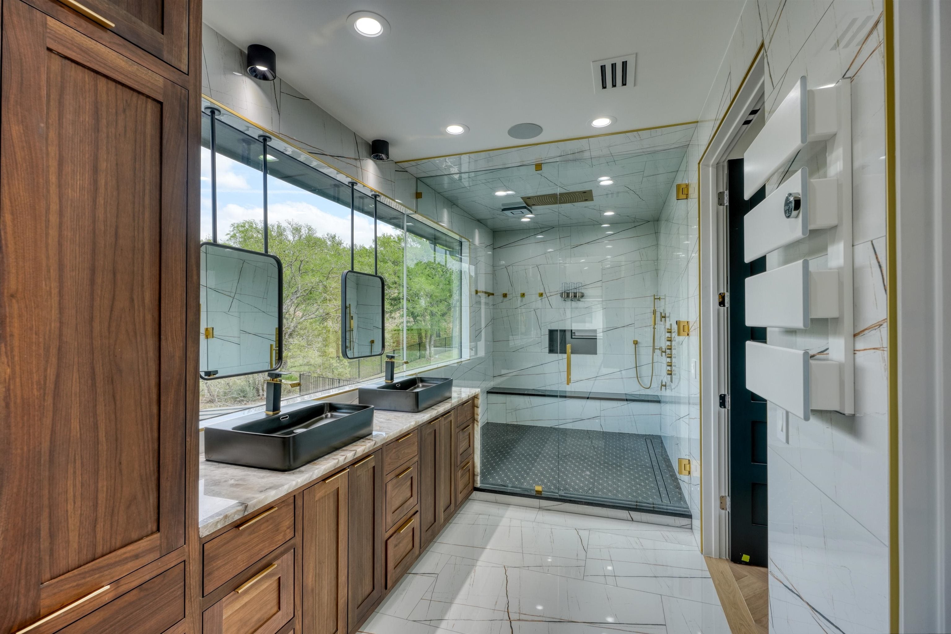 Horseshoe Bay, Texas, 78657, United States, 5 Bedrooms Bedrooms, ,6 BathroomsBathrooms,Residential,Active,1888975