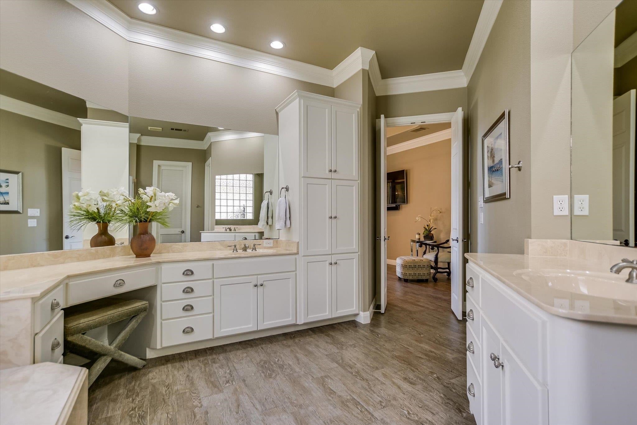 Horseshoe Bay, Texas, 78657, United States, 3 Bedrooms Bedrooms, ,4 BathroomsBathrooms,Residential,Active,1963421