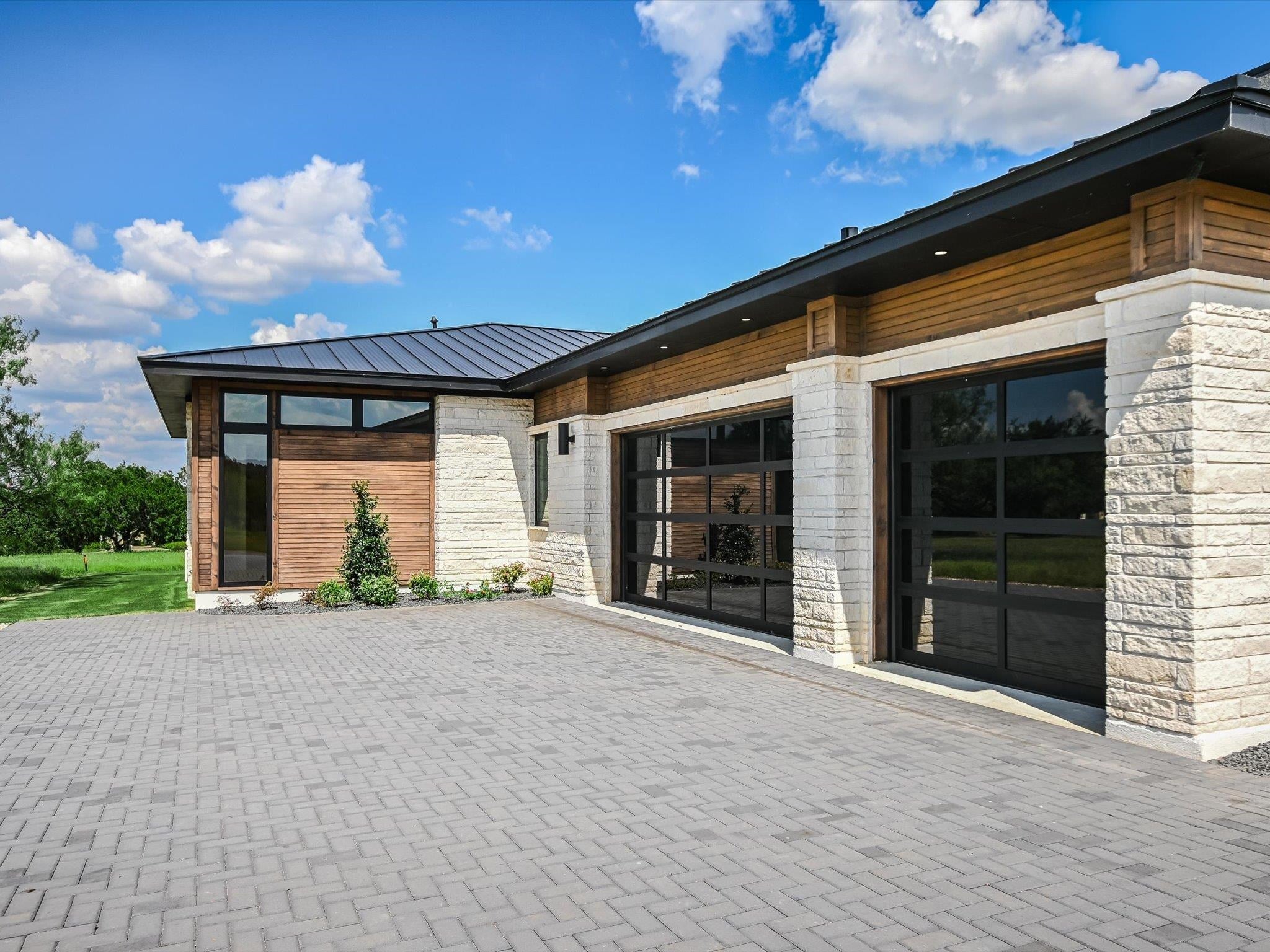 Horseshoe Bay, Texas, 78657, United States, 3 Bedrooms Bedrooms, ,5 BathroomsBathrooms,Residential,Active,1951796