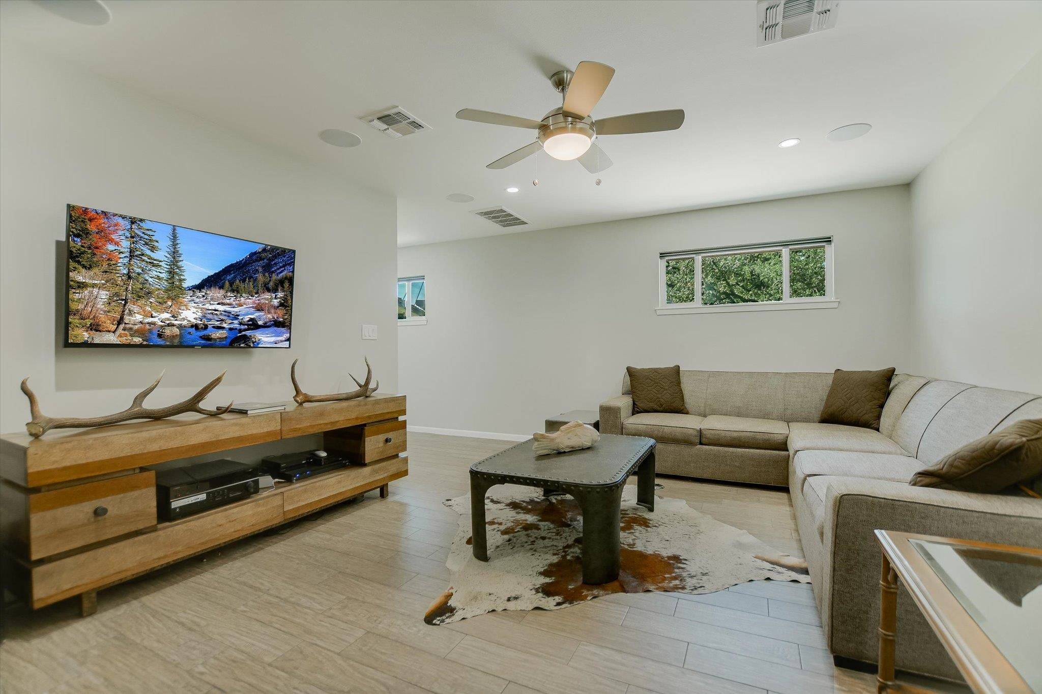 Horseshoe Bay, Texas, 78657, United States, 4 Bedrooms Bedrooms, ,4 BathroomsBathrooms,Residential,Active,1942381