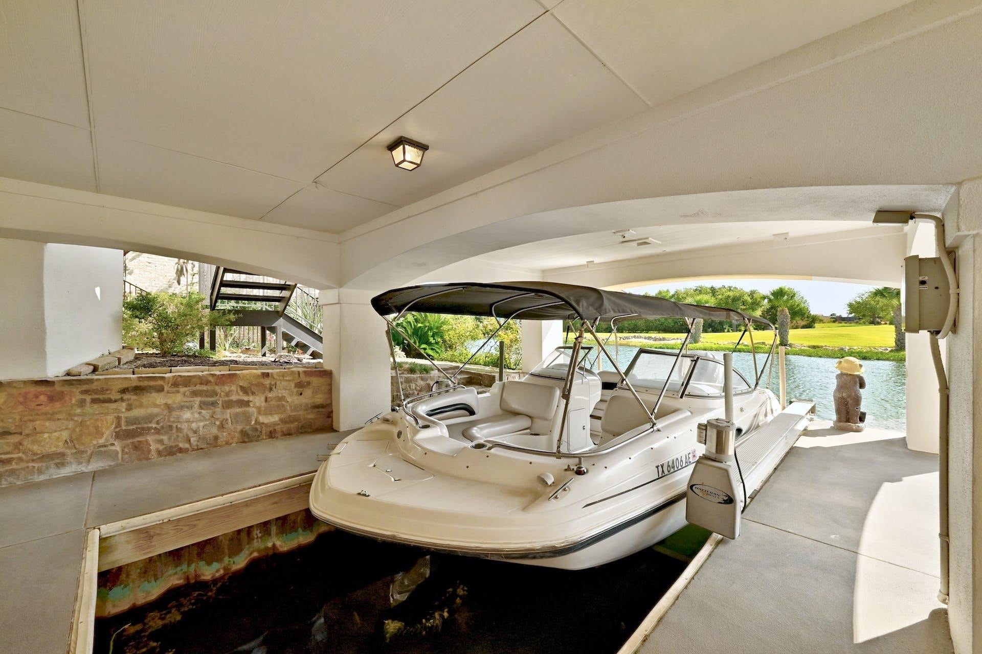 Horseshoe Bay, Texas, 78657, United States, 4 Bedrooms Bedrooms, ,5 BathroomsBathrooms,Residential,Active,1823986
