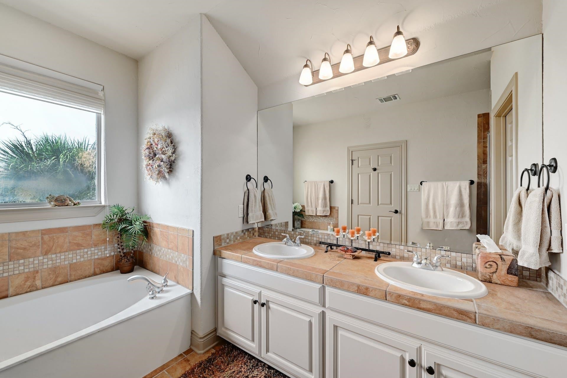 Horseshoe Bay, Texas, 78657, United States, 4 Bedrooms Bedrooms, ,5 BathroomsBathrooms,Residential,Active,1823986