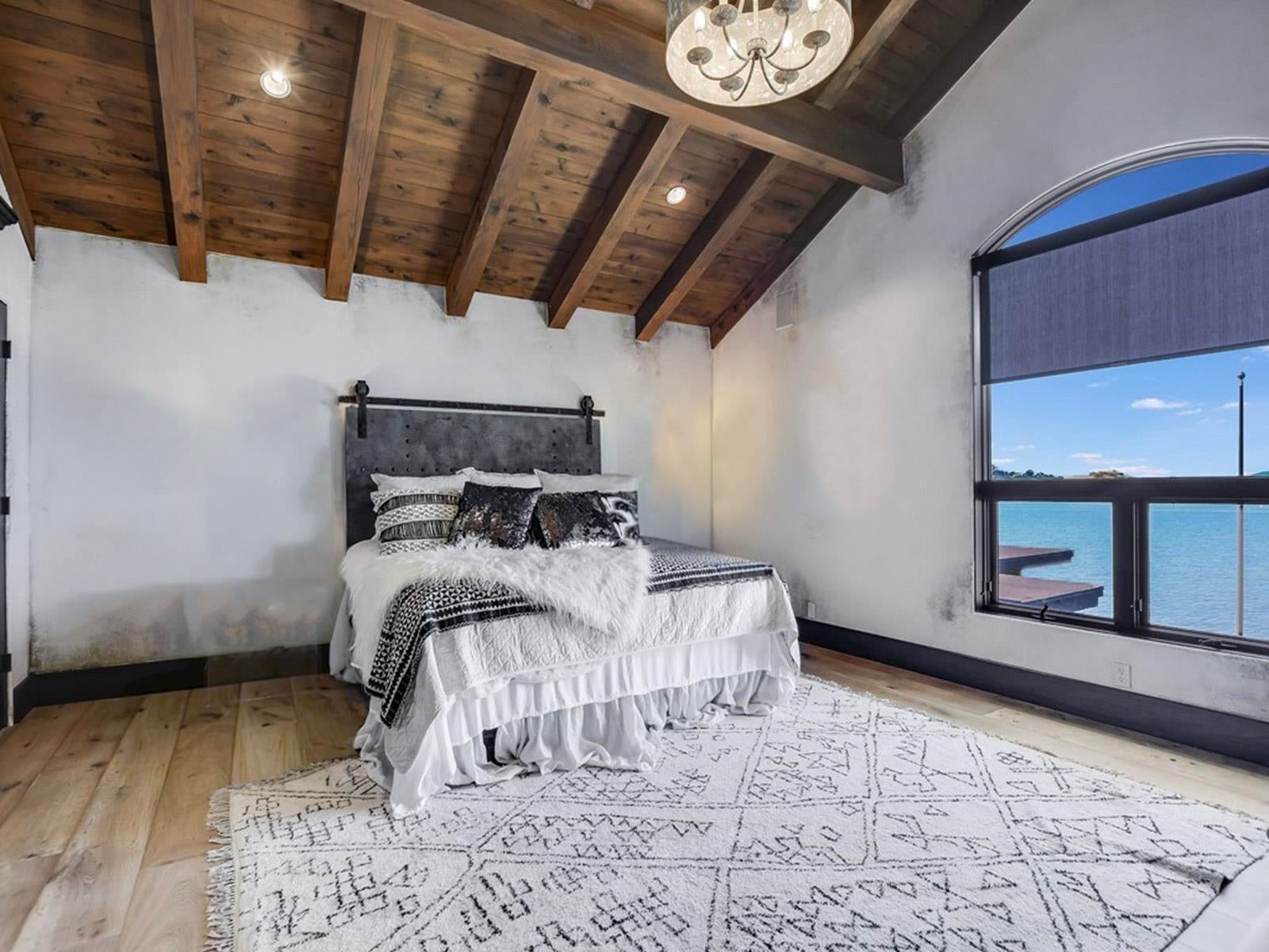 Horseshoe Bay, Texas, 78657, United States, 6 Bedrooms Bedrooms, ,9 BathroomsBathrooms,Residential,Active,2011452