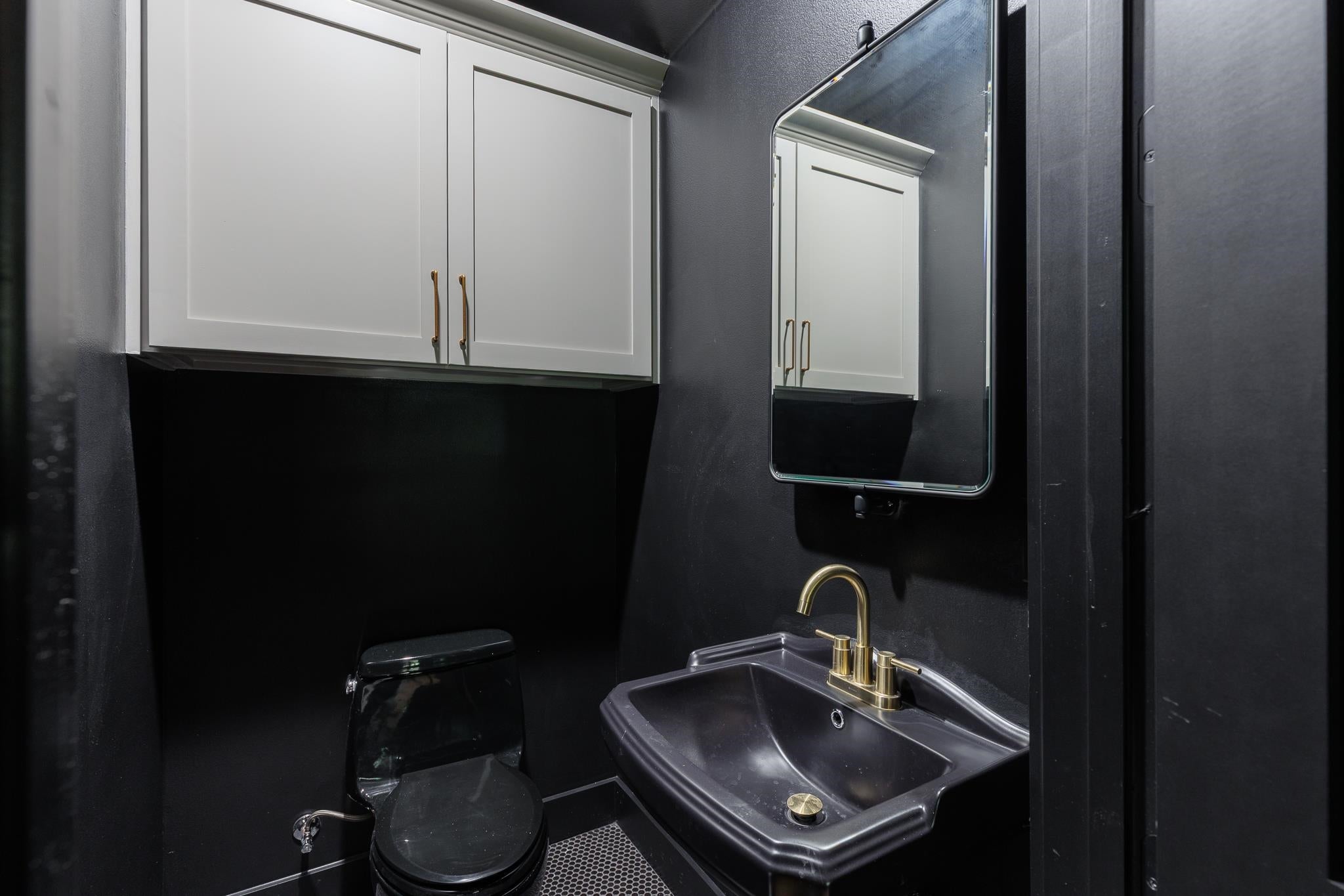 Kingsland, Texas, 78639, United States, 5 Bedrooms Bedrooms, ,4 BathroomsBathrooms,Residential,Active,2007322