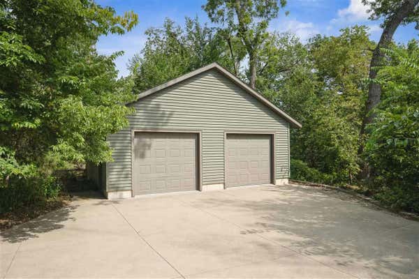 8801 DEER CREST DR, CEDARRAPIDS, IA 52411, photo 2 of 38