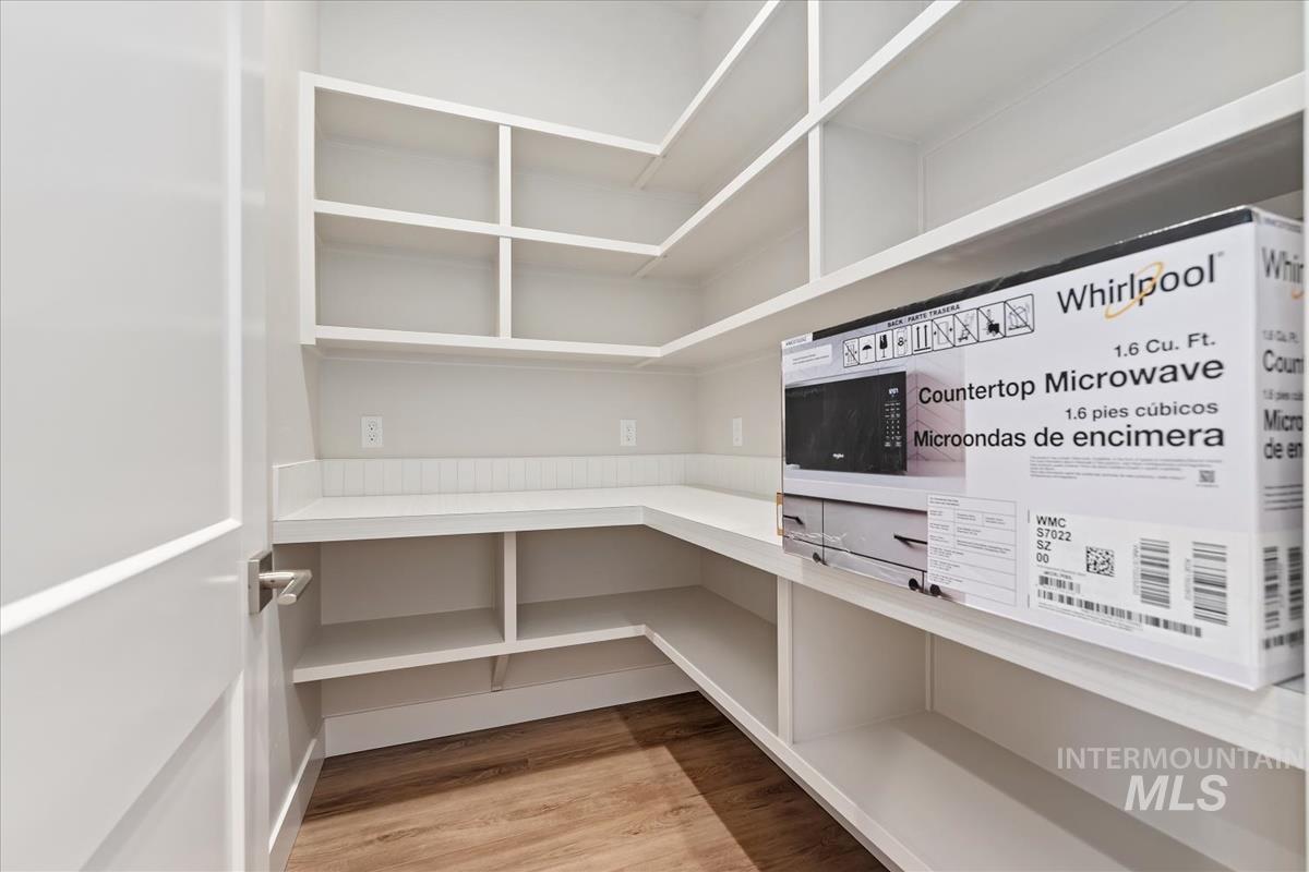 Meridian, Idaho, 83646, United States, 3 Bedrooms Bedrooms, ,3 BathroomsBathrooms,Residential,Pending,1945217