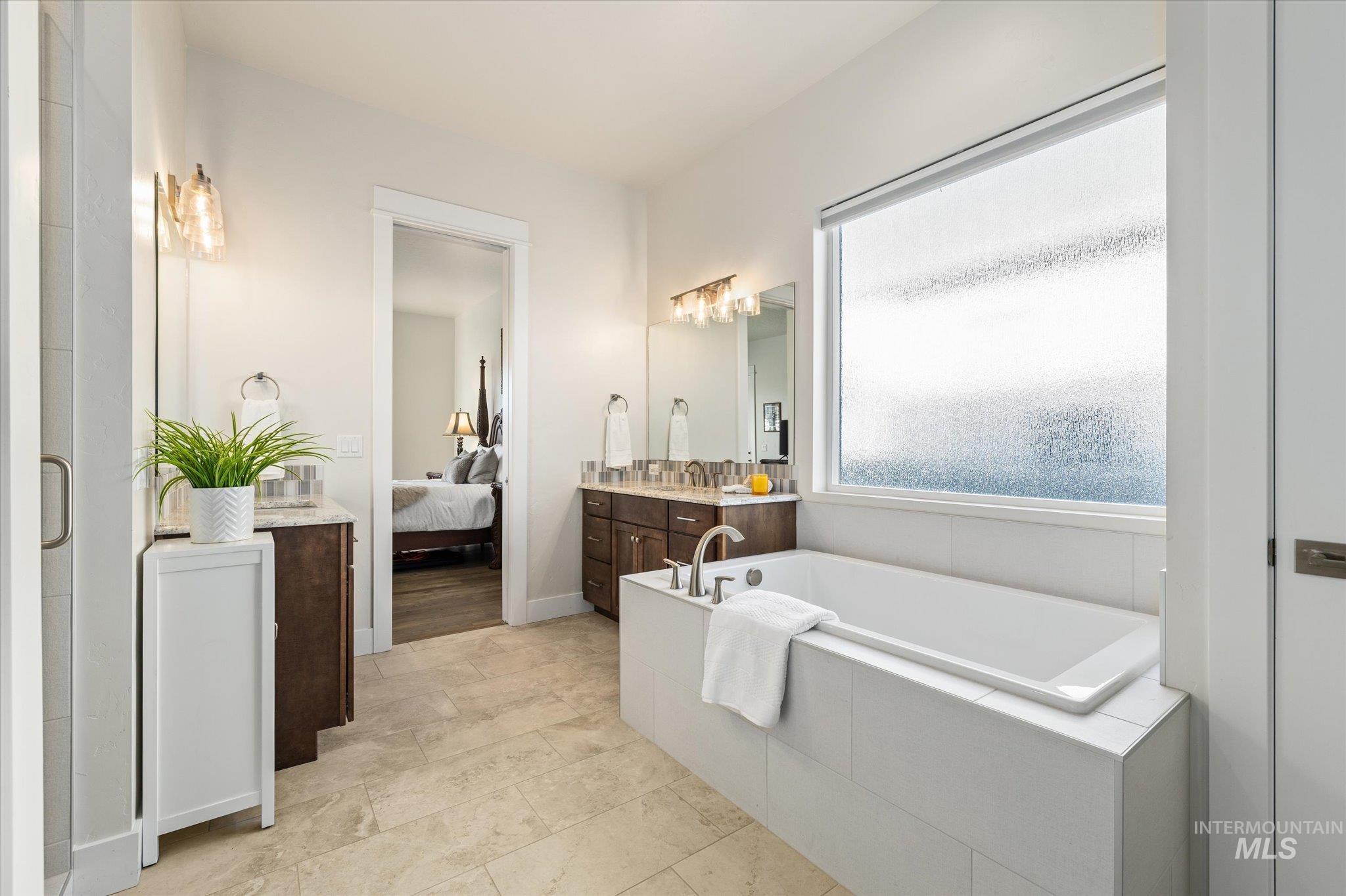 Boise, Idaho, 83714, United States, 4 Bedrooms Bedrooms, ,3 BathroomsBathrooms,Residential,Active,2002361