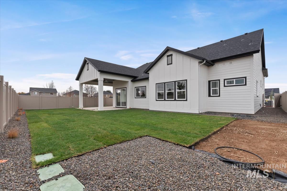 Meridian, Idaho, 83646, United States, 3 Bedrooms Bedrooms, ,3 BathroomsBathrooms,Residential,Pending,1945217