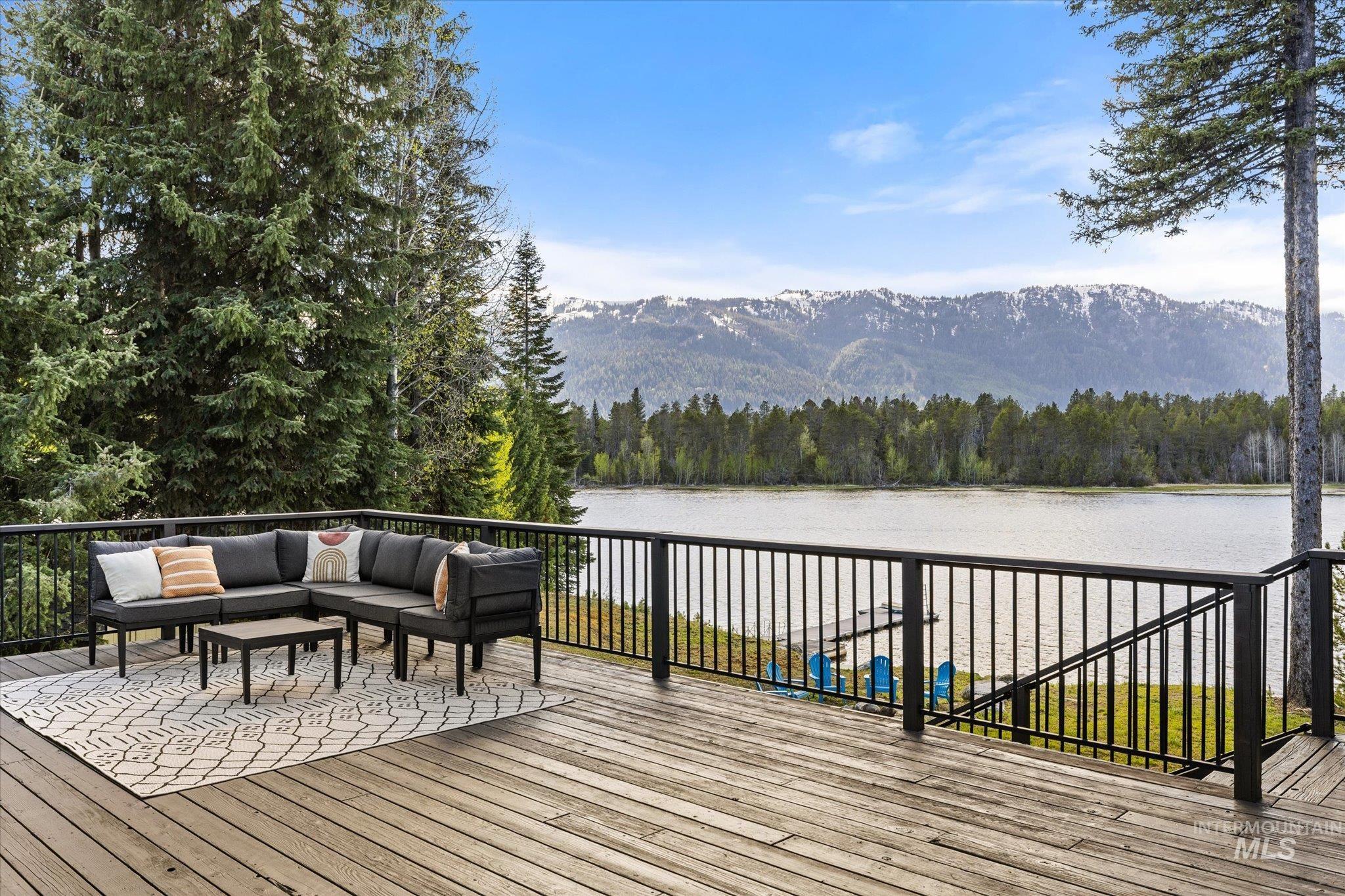 Donnelly, Idaho, 83615, United States, 4 Bedrooms Bedrooms, ,2 BathroomsBathrooms,Residential,Active,2044988