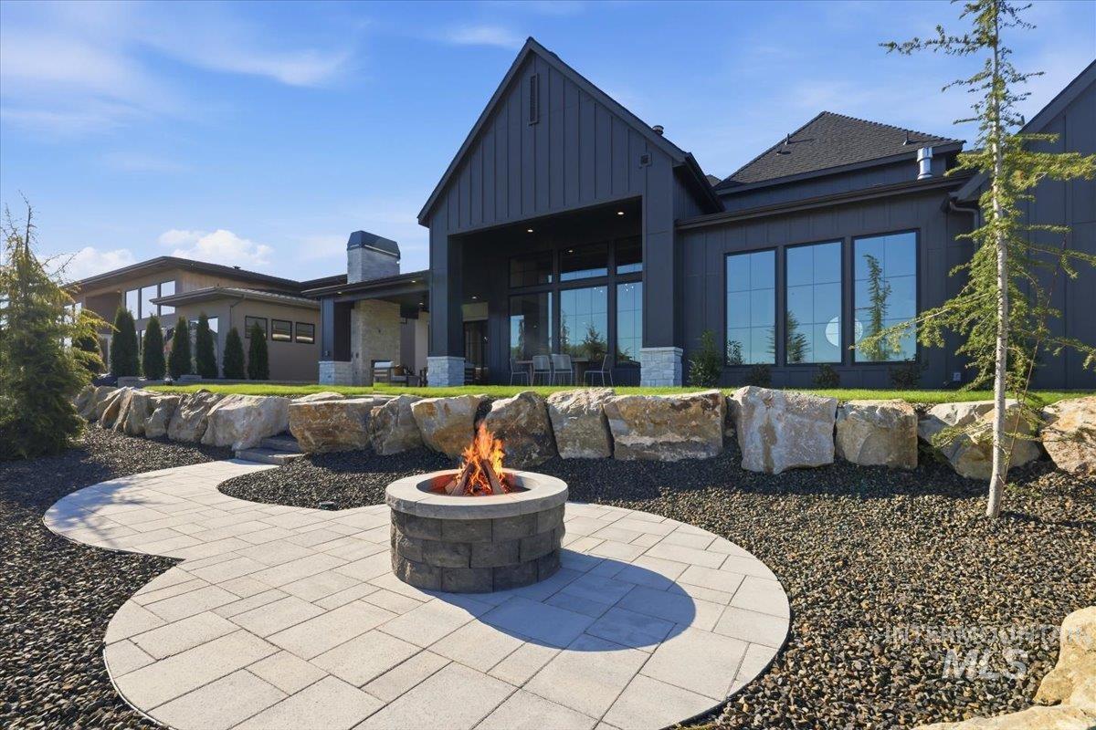 Welcome to an extraordinary waterfront estate where luxury, design, & – image 46
