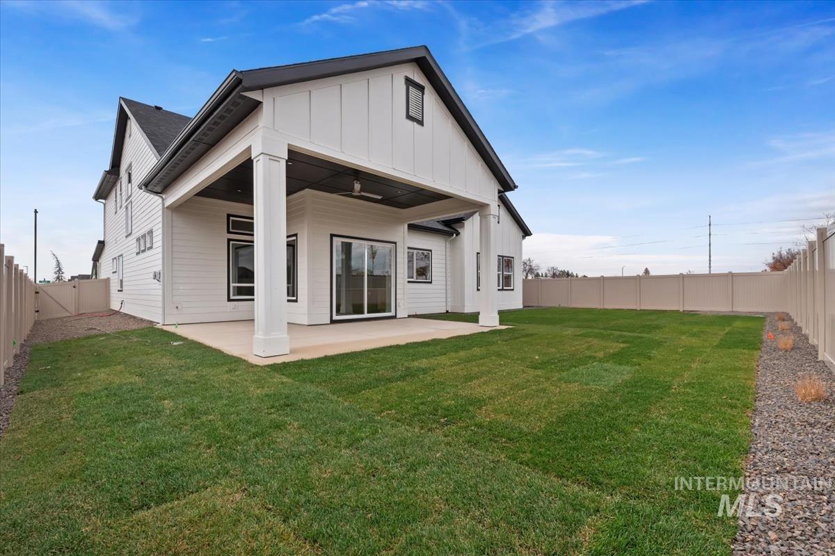 Meridian, Idaho, 83646, United States, 3 Bedrooms Bedrooms, ,3 BathroomsBathrooms,Residential,Pending,1945217