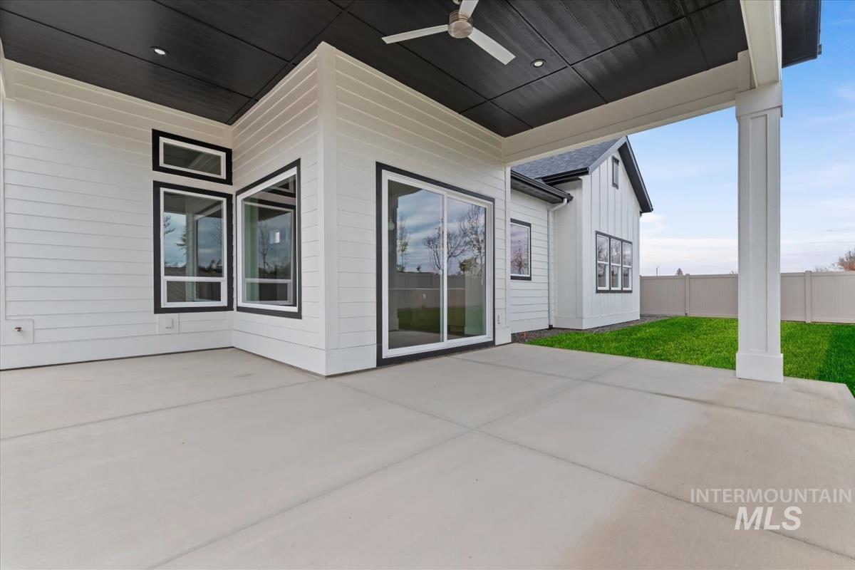 Meridian, Idaho, 83646, United States, 3 Bedrooms Bedrooms, ,3 BathroomsBathrooms,Residential,Pending,1945217