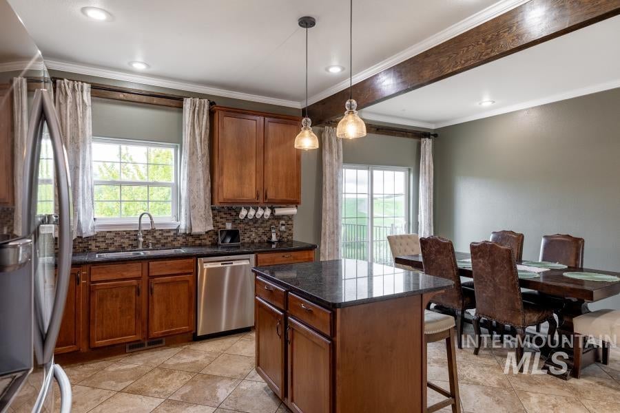 Moscow, Idaho, 83843, United States, 5 Bedrooms Bedrooms, ,4 BathroomsBathrooms,Residential,Active,1825074