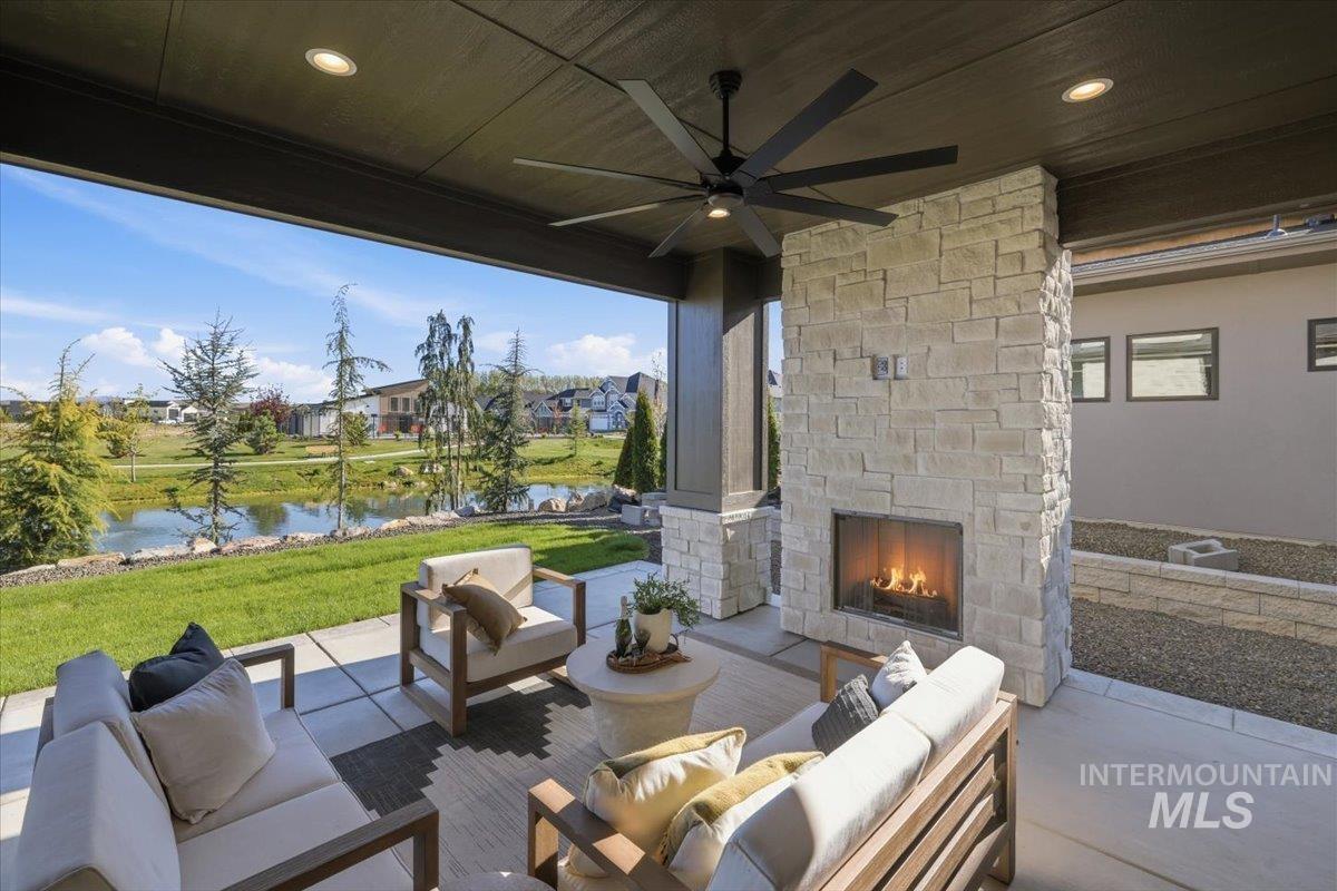 Welcome to an extraordinary waterfront estate where luxury, design, & – image 43