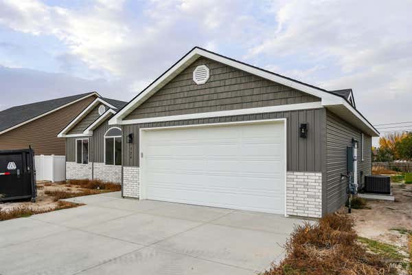 326 S HILLS ST, BURLEY, ID 83318 - Image 1