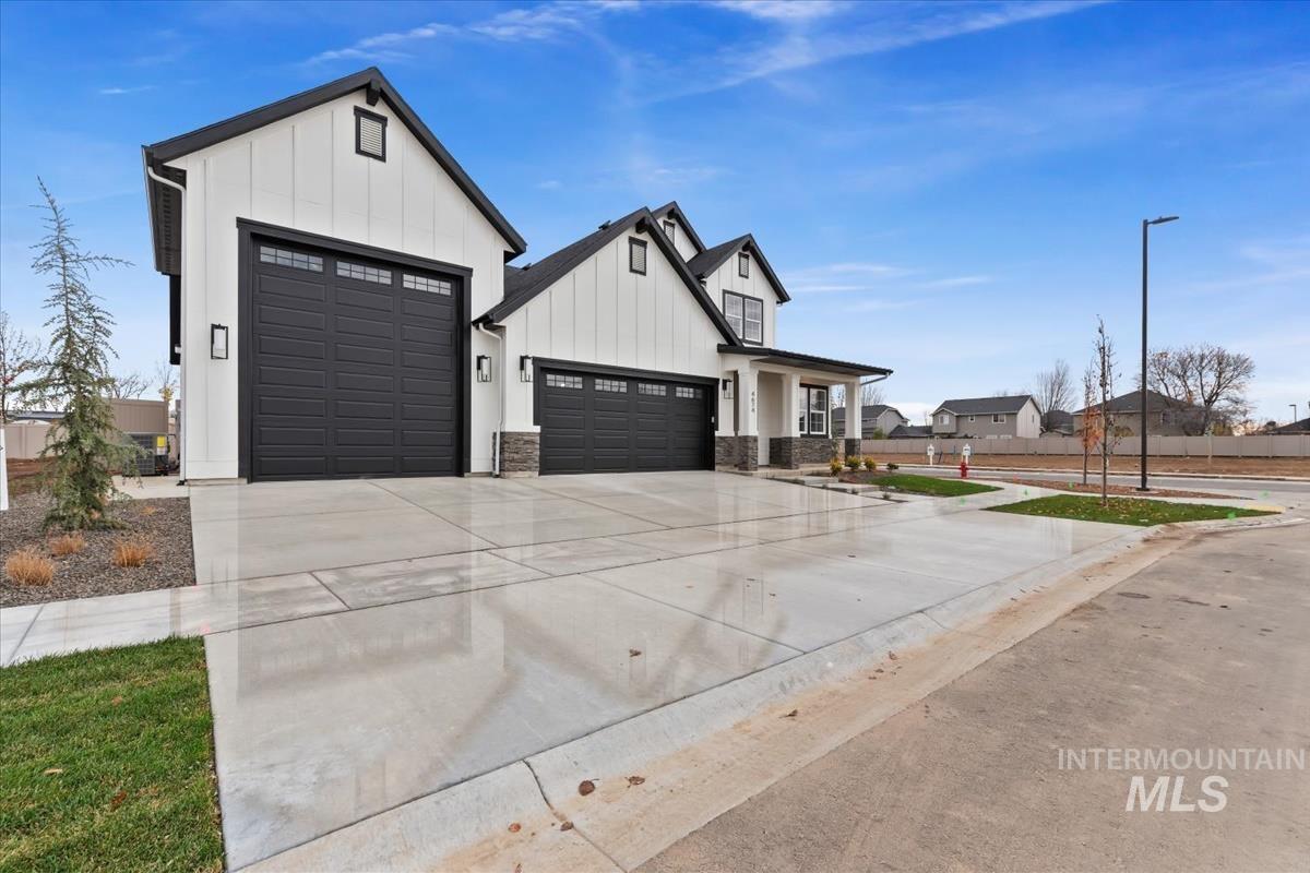 Meridian, Idaho, 83646, United States, 3 Bedrooms Bedrooms, ,3 BathroomsBathrooms,Residential,Pending,1945217