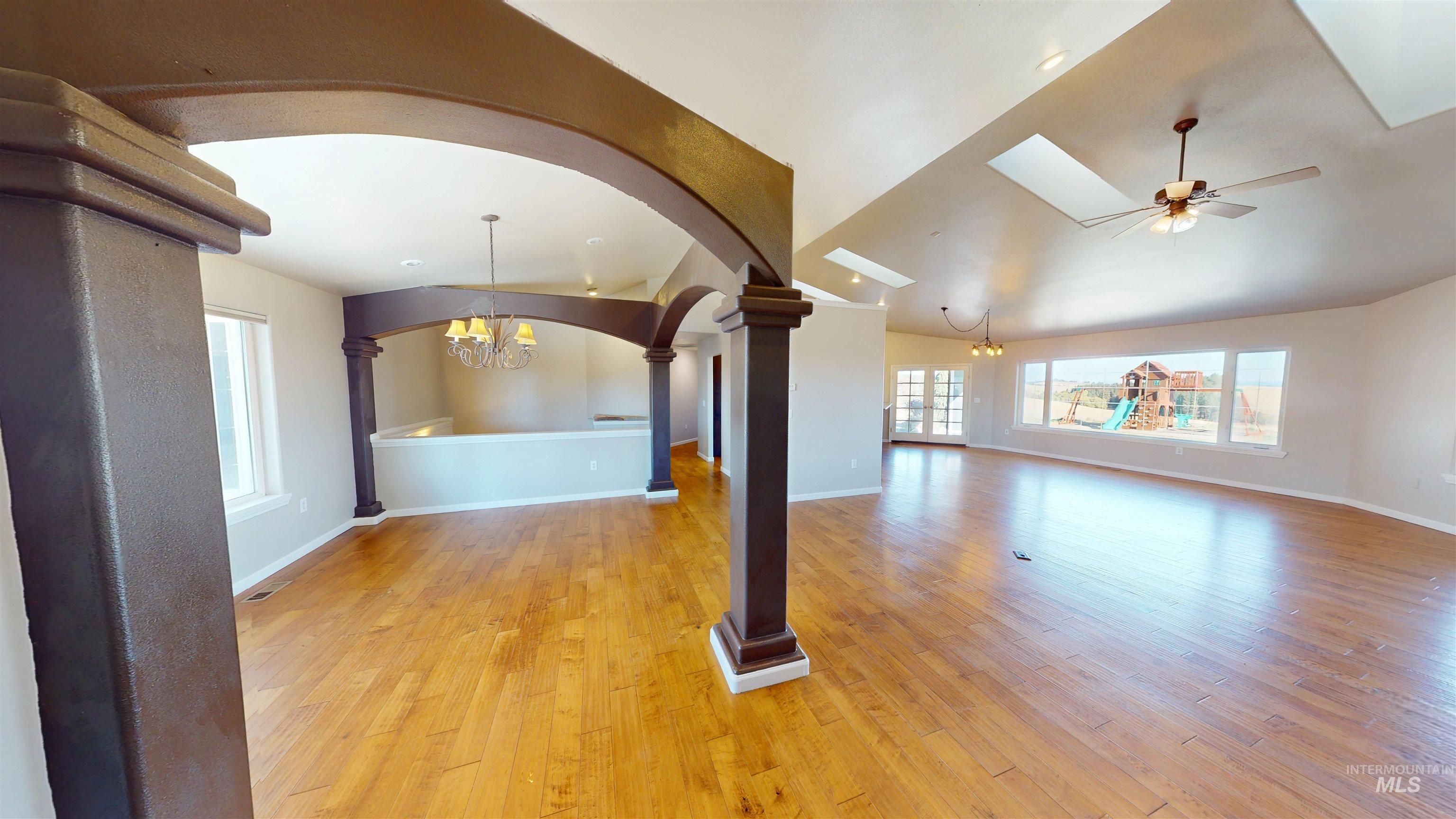 Moscow, Idaho, 83843, United States, 7 Bedrooms Bedrooms, ,3 BathroomsBathrooms,Residential,Active,1963394