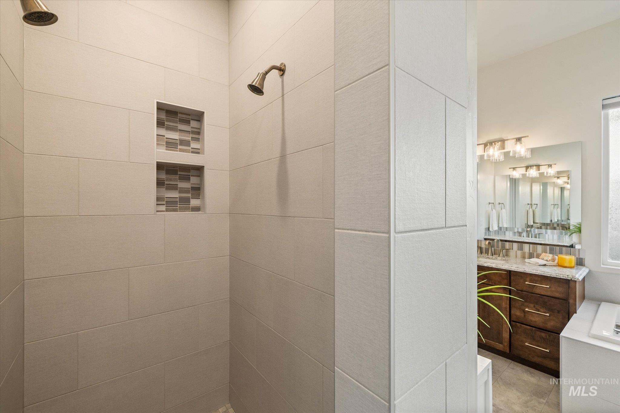 Boise, Idaho, 83714, United States, 4 Bedrooms Bedrooms, ,3 BathroomsBathrooms,Residential,Active,2002361