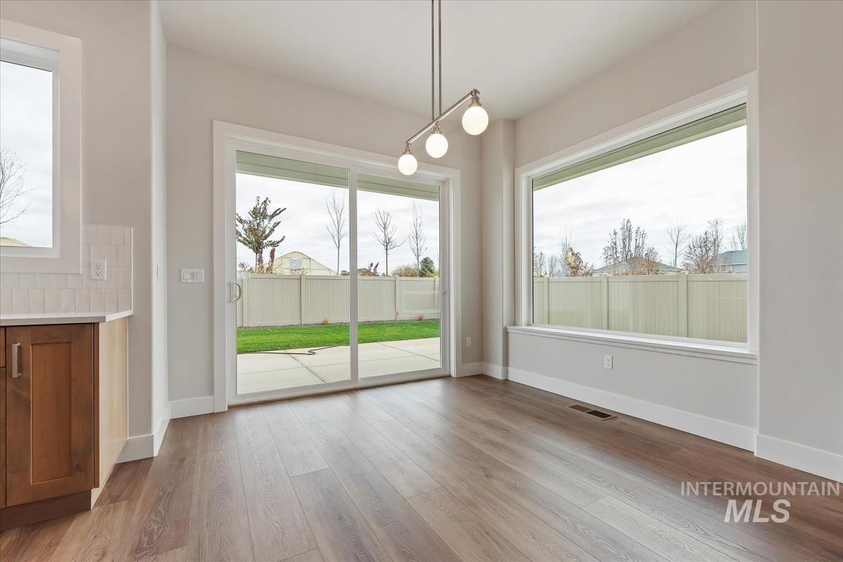 Meridian, Idaho, 83646, United States, 3 Bedrooms Bedrooms, ,3 BathroomsBathrooms,Residential,Pending,1945217