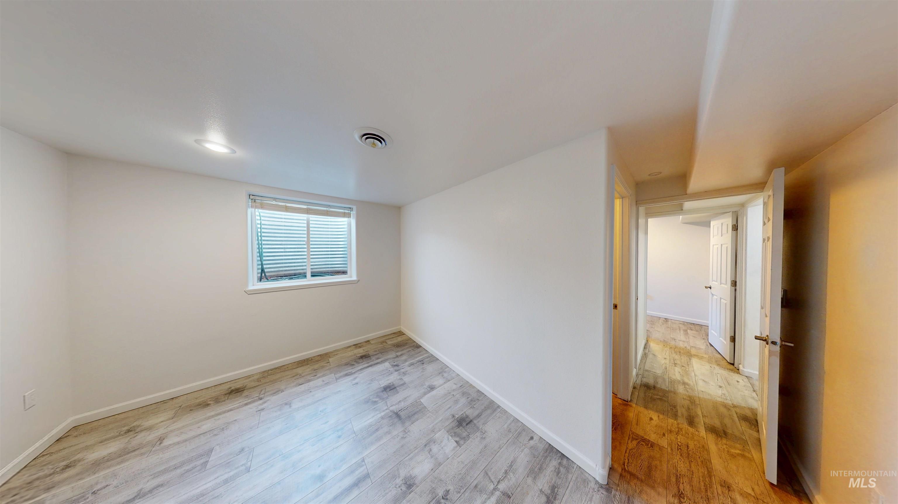 Moscow, Idaho, 83843, United States, 7 Bedrooms Bedrooms, ,3 BathroomsBathrooms,Residential,Active,1963394