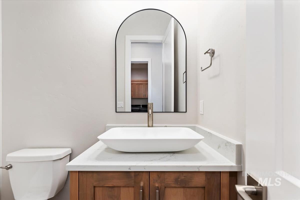 Meridian, Idaho, 83646, United States, 3 Bedrooms Bedrooms, ,3 BathroomsBathrooms,Residential,Pending,1945217