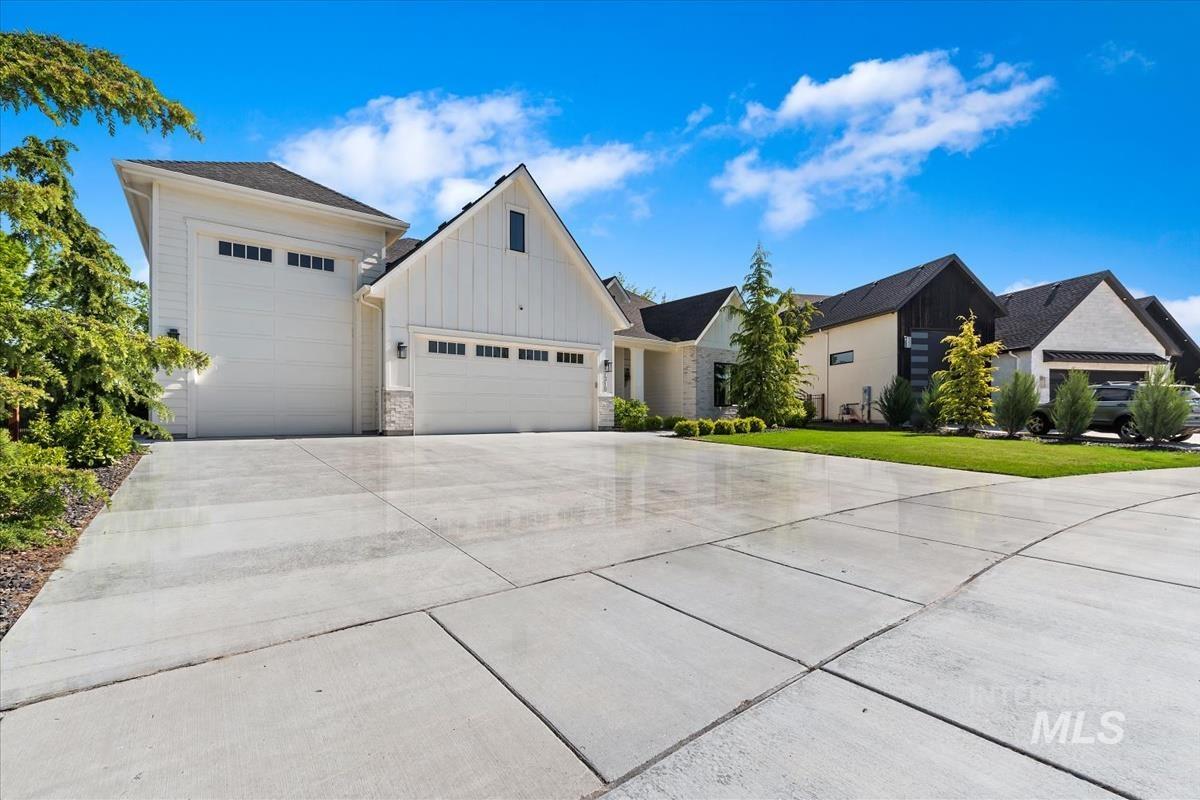 Eagle, Idaho, 83616, United States, 5 Bedrooms Bedrooms, ,4 BathroomsBathrooms,Residential,Active,2045031