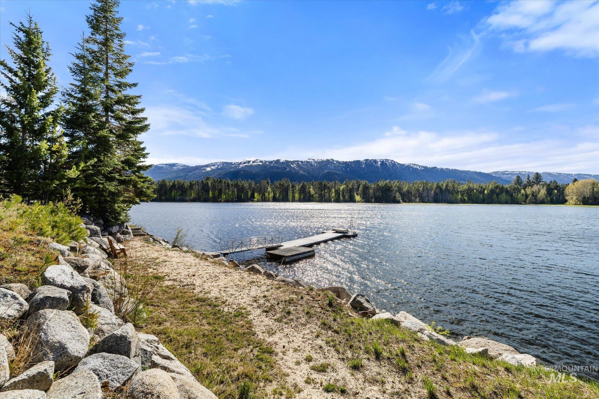 Donnelly, Idaho, 83615, United States, 4 Bedrooms Bedrooms, ,2 BathroomsBathrooms,Residential,Active,2044988
