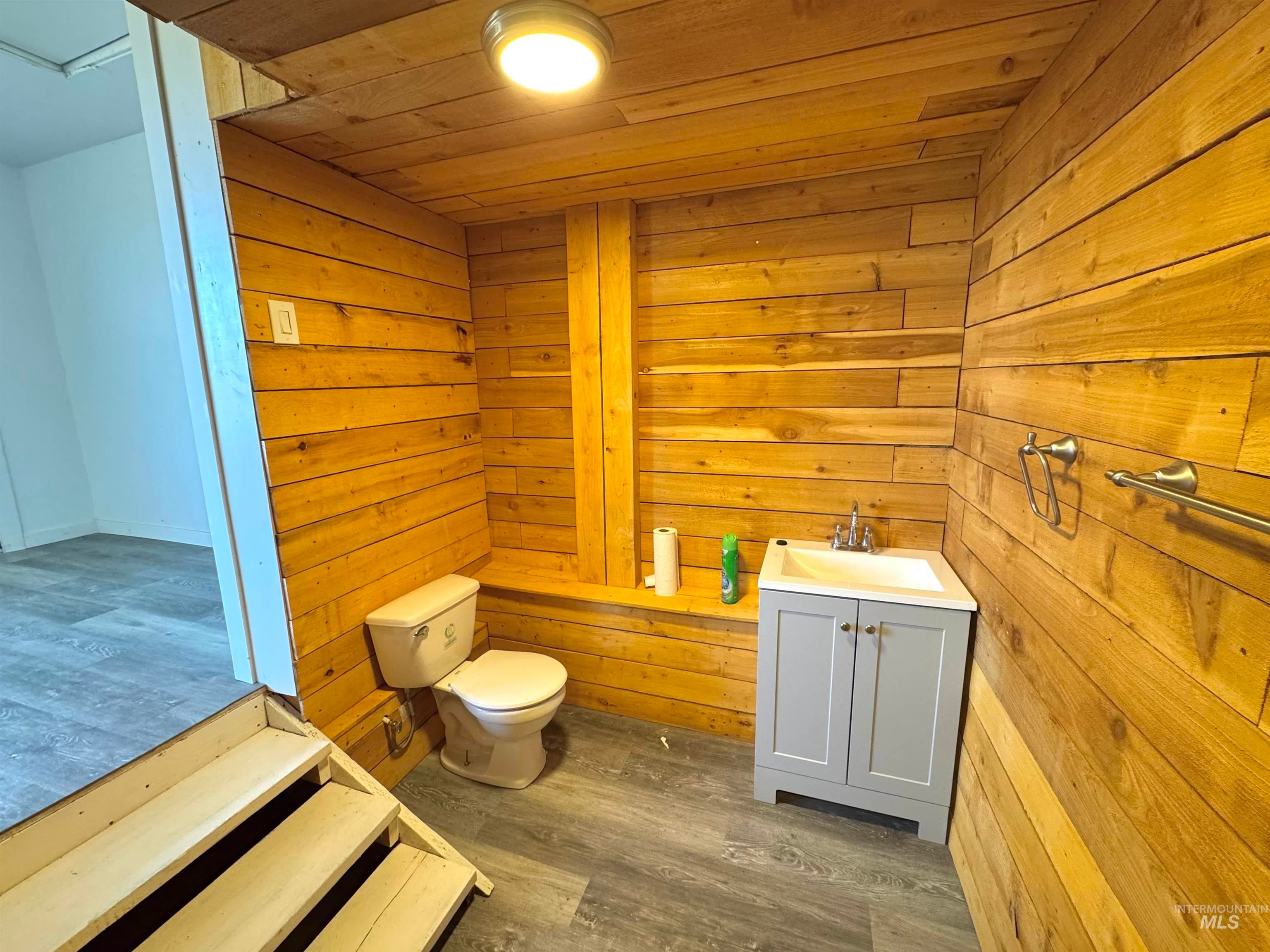 Moscow, Idaho, 83843, United States, 7 Bedrooms Bedrooms, ,3 BathroomsBathrooms,Residential,Active,1963394