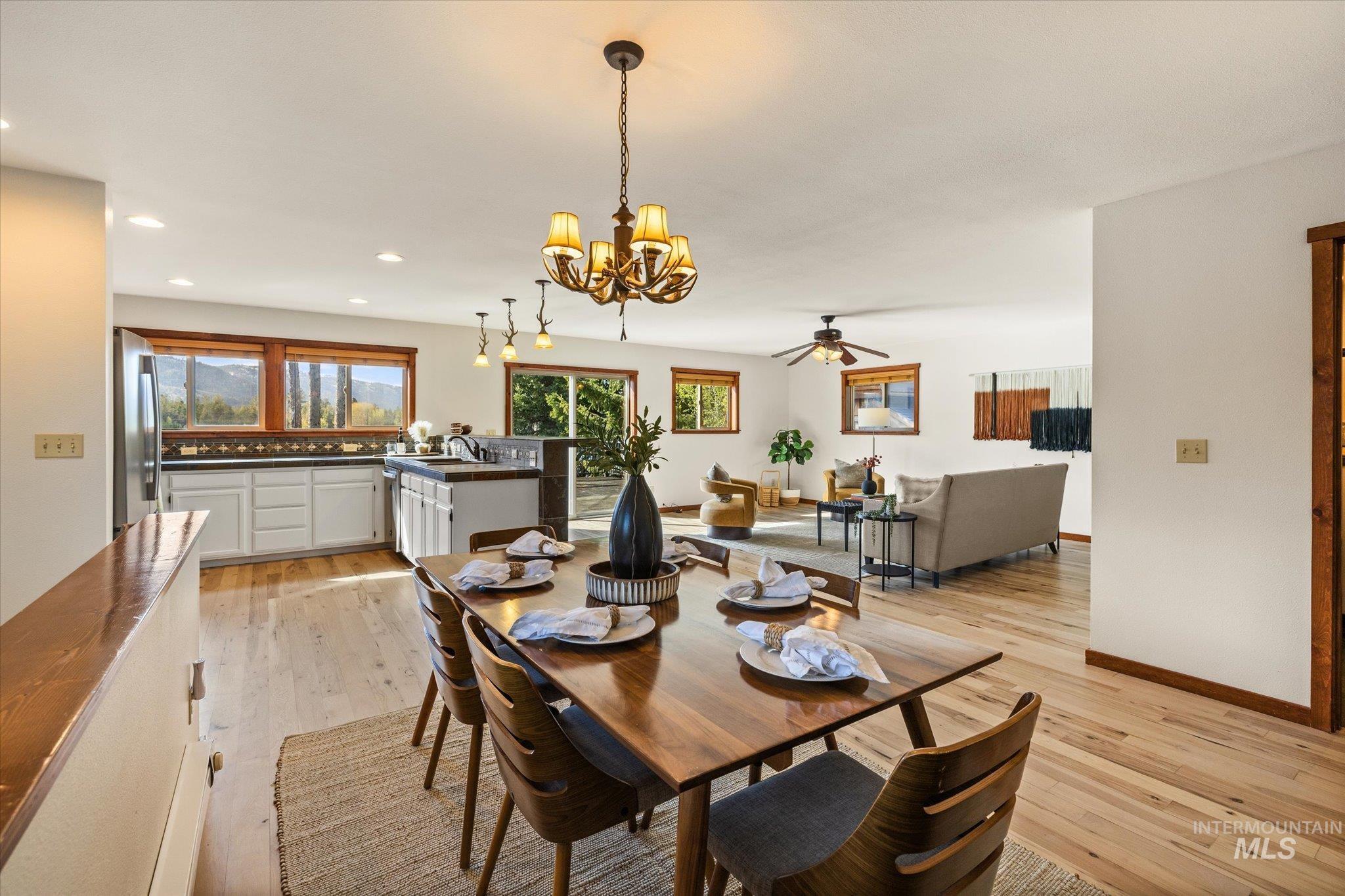 Donnelly, Idaho, 83615, United States, 4 Bedrooms Bedrooms, ,2 BathroomsBathrooms,Residential,Active,2044988