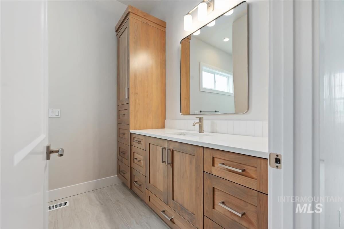 Meridian, Idaho, 83646, United States, 3 Bedrooms Bedrooms, ,3 BathroomsBathrooms,Residential,Pending,1945217