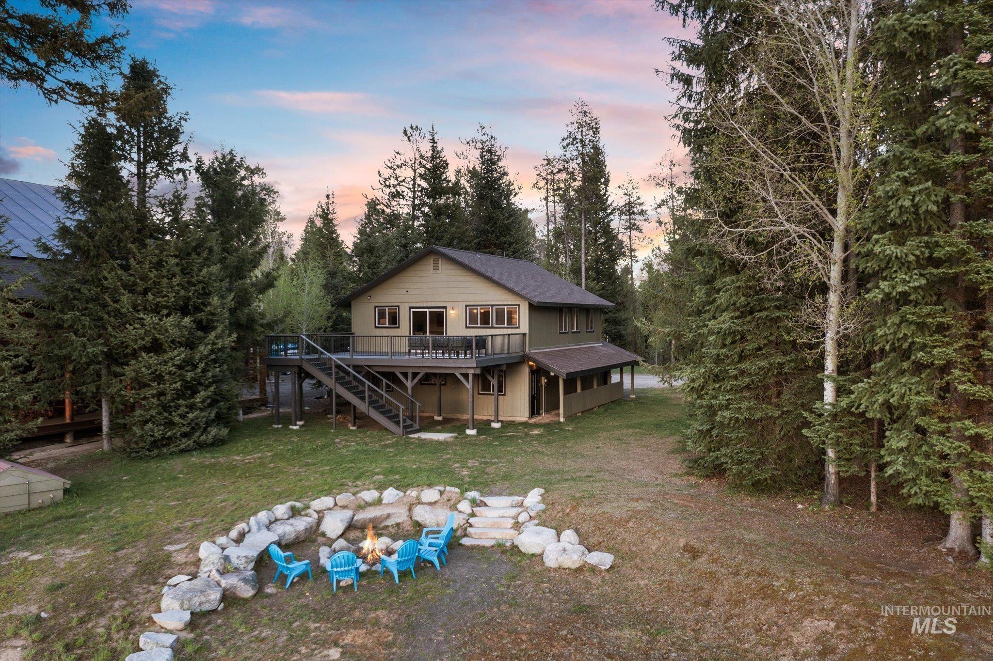 Donnelly, Idaho, 83615, United States, 4 Bedrooms Bedrooms, ,2 BathroomsBathrooms,Residential,Active,2044988