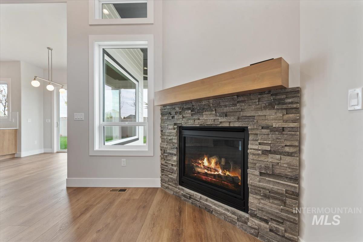 Meridian, Idaho, 83646, United States, 3 Bedrooms Bedrooms, ,3 BathroomsBathrooms,Residential,Pending,1945217