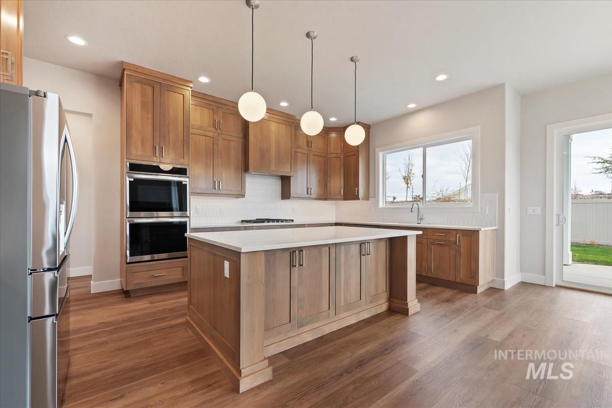 Meridian, Idaho, 83646, United States, 3 Bedrooms Bedrooms, ,3 BathroomsBathrooms,Residential,Pending,1945217