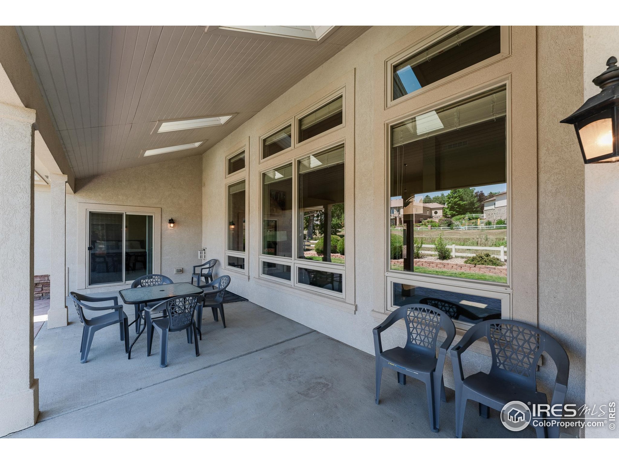Arvada, Colorado, 80005, United States, 4 Bedrooms Bedrooms, ,4 BathroomsBathrooms,Residential,Active,1922299