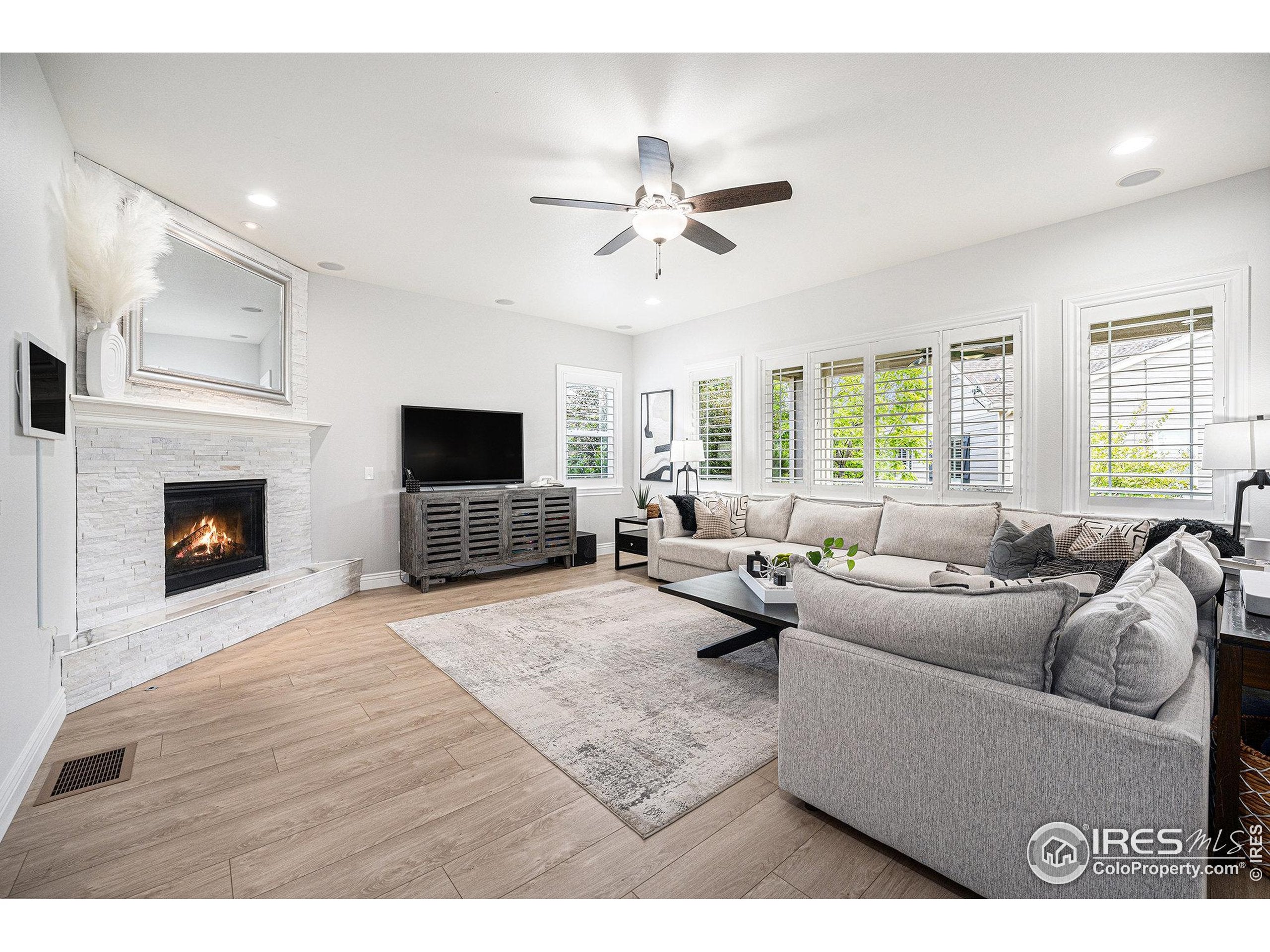 Arvada, Colorado, 80403, United States, 4 Bedrooms Bedrooms, ,5 BathroomsBathrooms,Residential,Active,1952032