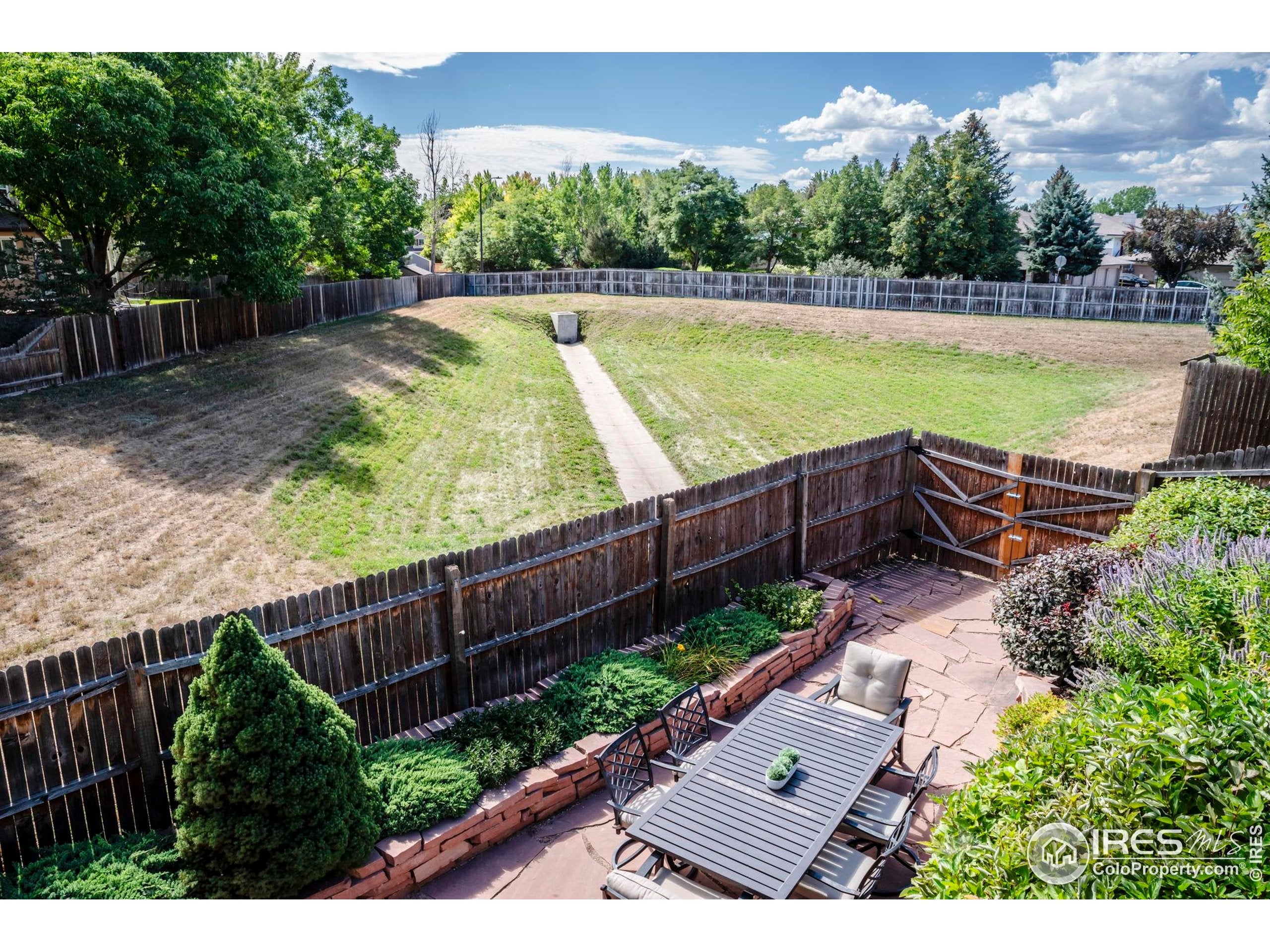 Louisville, Colorado, 80027, United States, 3 Bedrooms Bedrooms, ,3 BathroomsBathrooms,Residential,Active,1944039