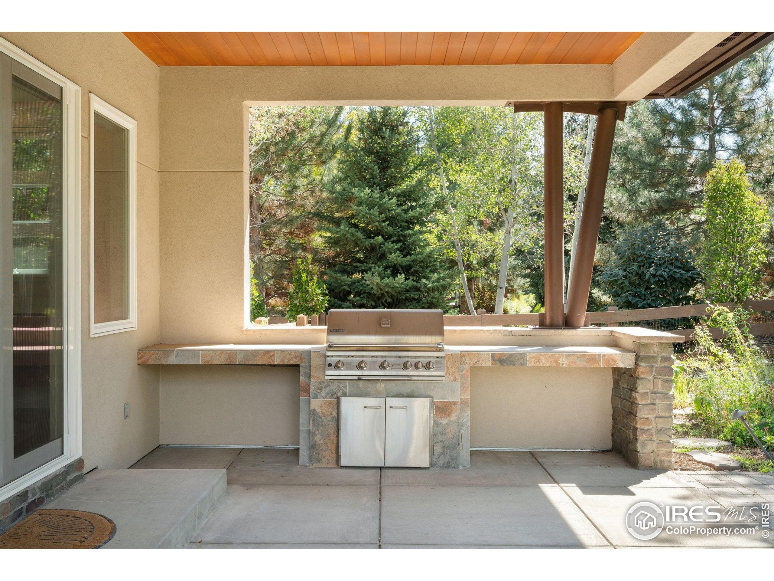 Lafayette, Colorado, 80026, United States, 6 Bedrooms Bedrooms, ,5 BathroomsBathrooms,Residential,Active,1945353