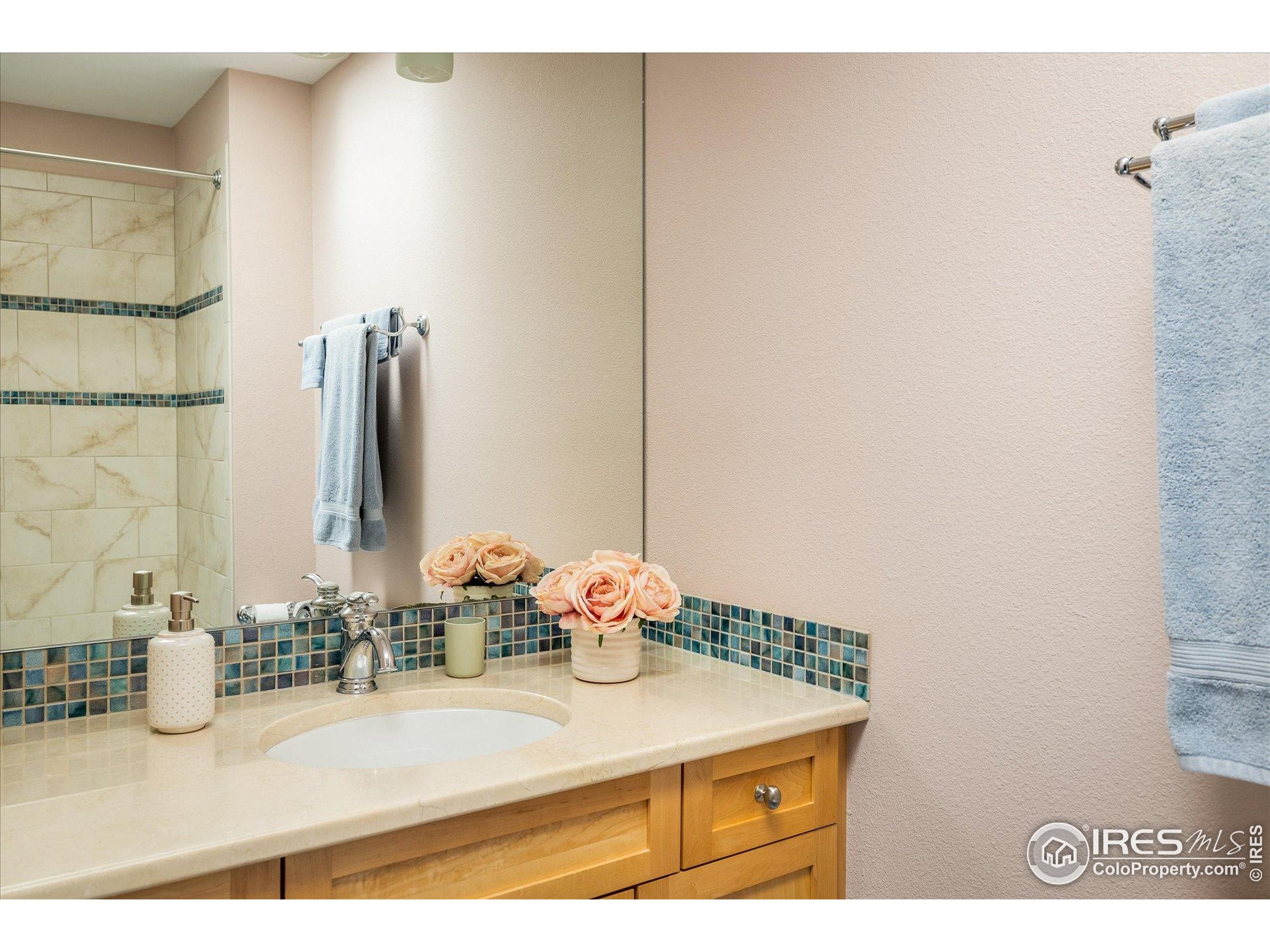 Boulder, Colorado, 80303, United States, 3 Bedrooms Bedrooms, ,4 BathroomsBathrooms,Residential,Active,1820373