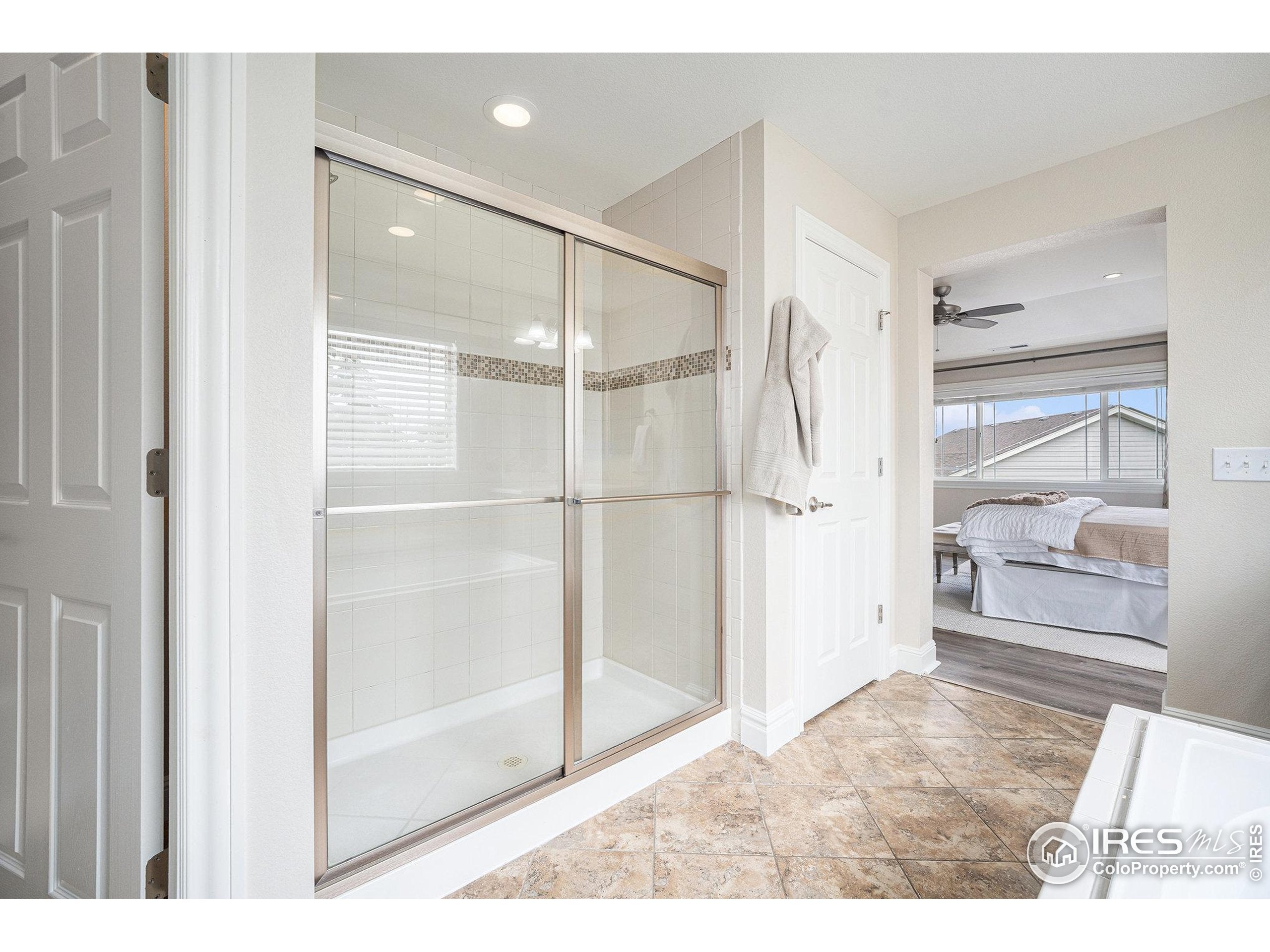 Arvada, Colorado, 80403, United States, 4 Bedrooms Bedrooms, ,5 BathroomsBathrooms,Residential,Active,1952032