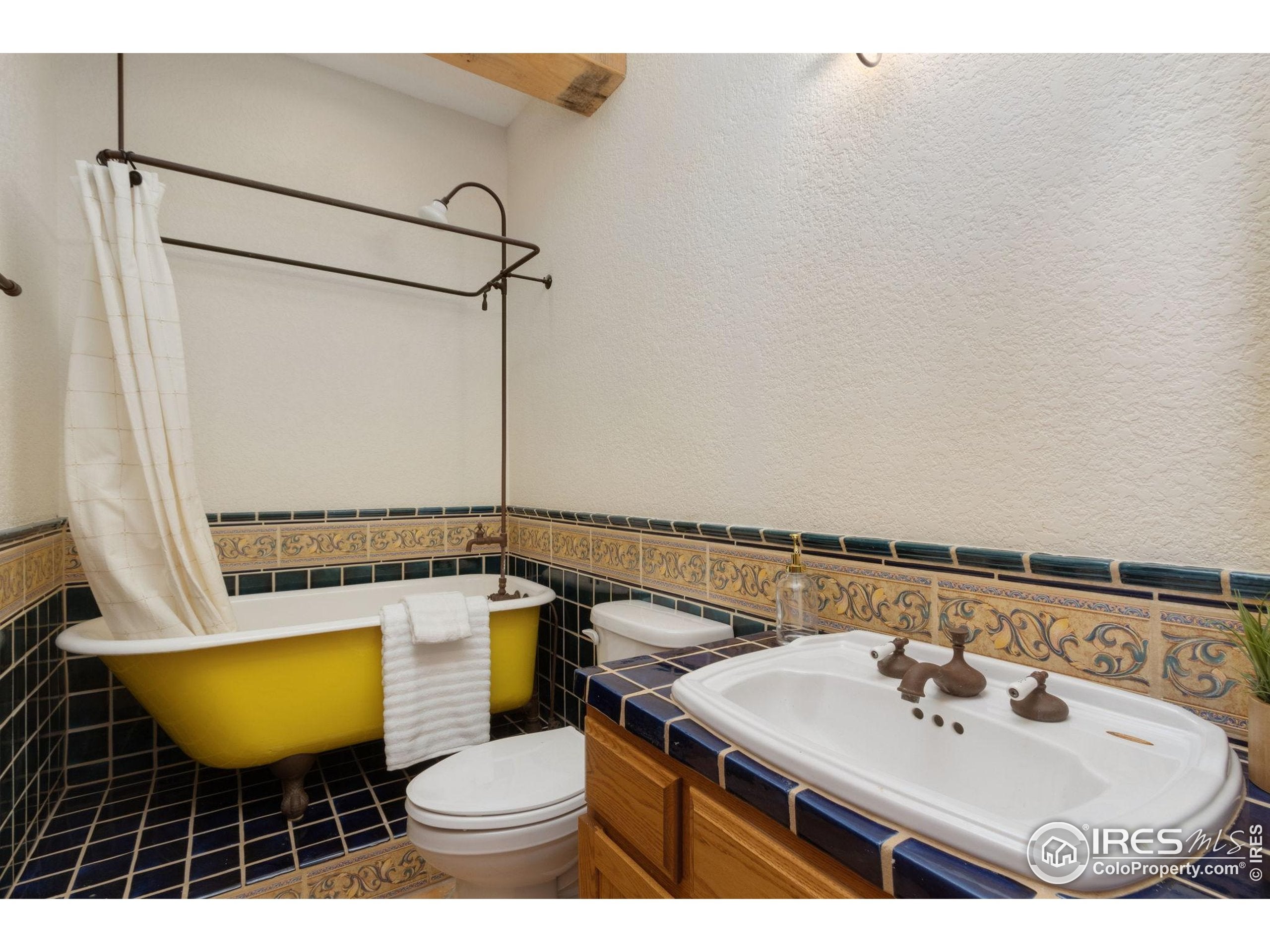 Fort Collins, Colorado, 80526, United States, 5 Bedrooms Bedrooms, ,5 BathroomsBathrooms,Residential,Active,1953988