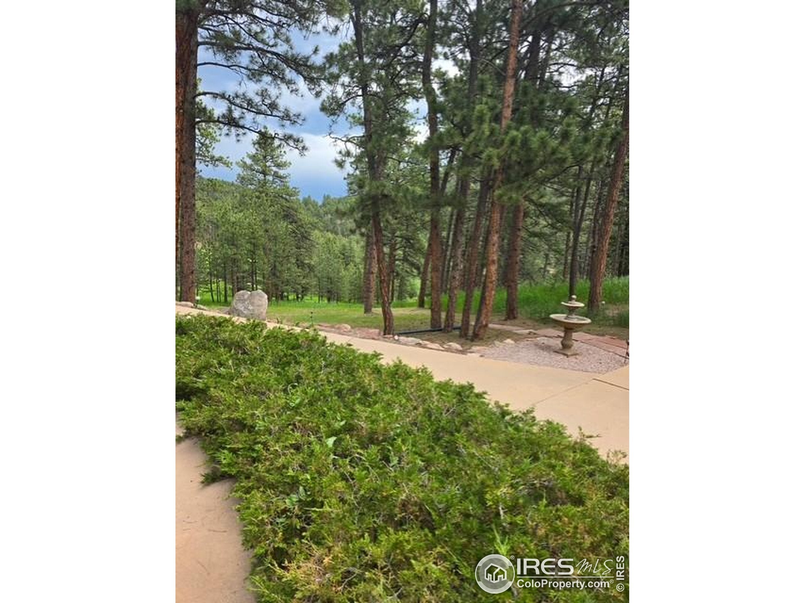 Boulder, Colorado, 80302, United States, 4 Bedrooms Bedrooms, ,5 BathroomsBathrooms,Residential,Pending,1953002